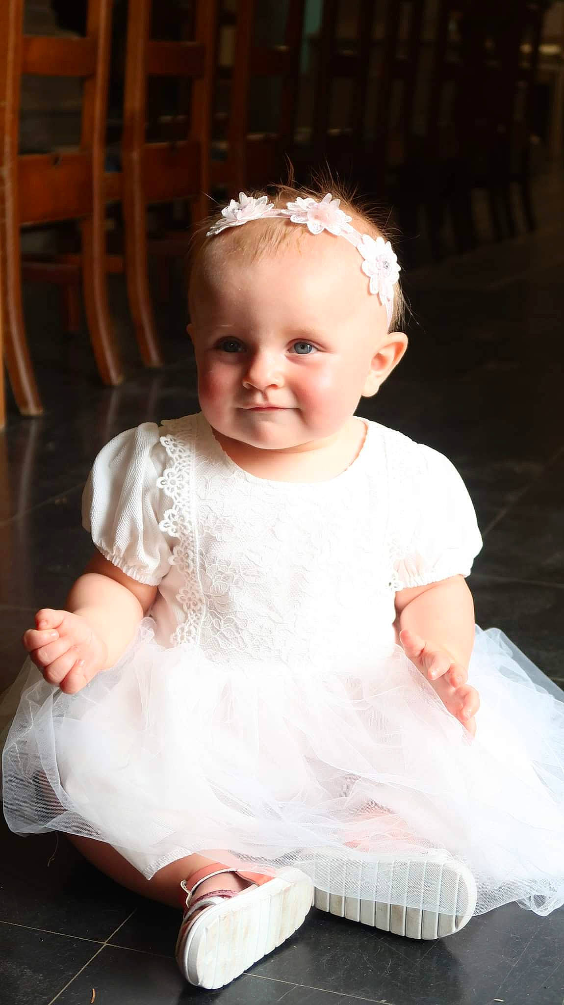 Naya a rejoint le concours — aidez-le/la à gagner de superbes lots ! baby, baby_toddler_clothing, cheek, child, dress, embellishment, facial_expression, flash_photography, hairstyle, happy, head, iris, joy, lip, person, pink, shoulder, skin, sleeve, standing