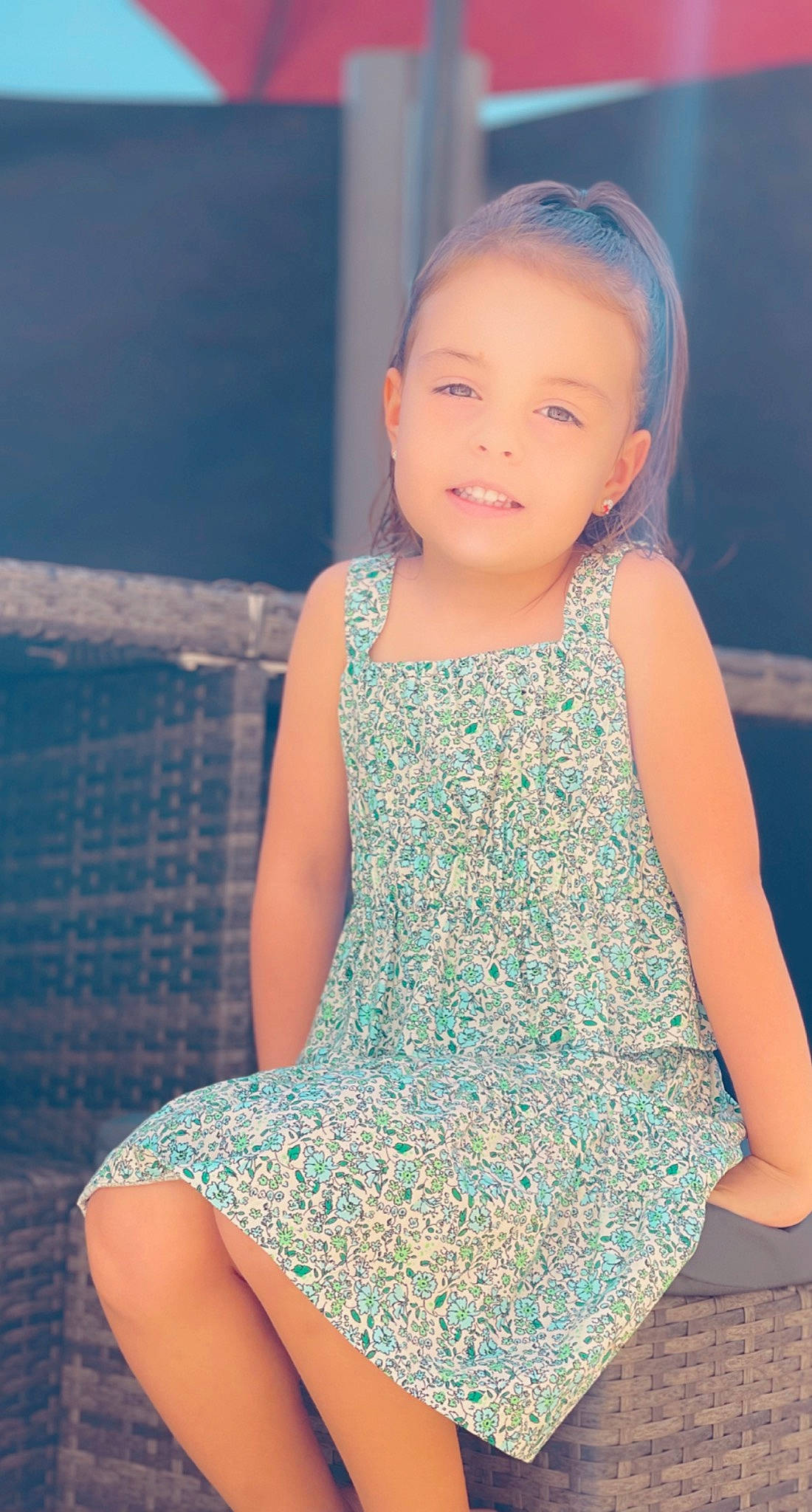 Léna participe au concours pour gagner de l'argent avec cette photo : arm, azure, baby_toddler_clothing, day_dress, dress, flash_photography, hair, happy, head, human_body, leg, neck, one_piece_garment, person, pink, shoulder, skin, sleeve, smile, thigh