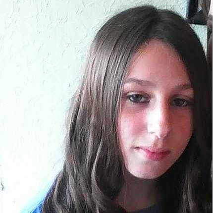 Celine participe au concours pour gagner de l'argent avec cette photo :