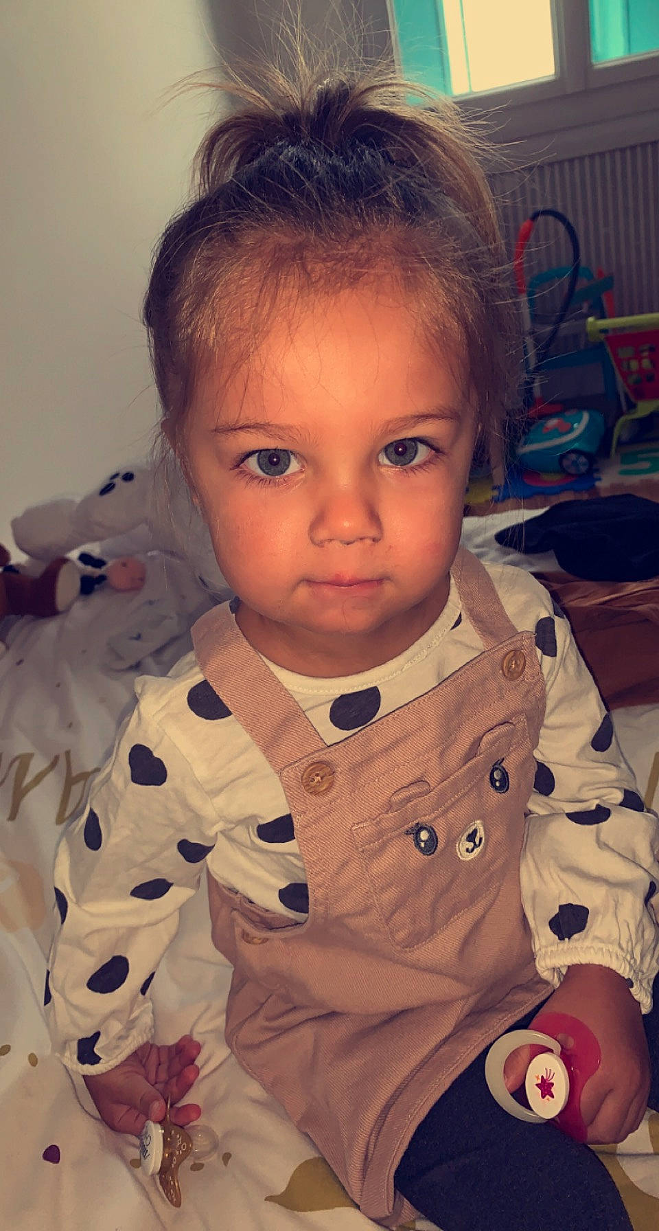 énaya participe au concours pour gagner de l'argent avec cette photo : baby, baby_toddler_clothing, cheek, chin, dress, ear, eye, eyebrow, eyelash, face, facial_expression, forehead, hair, head, iris, lip, mouth, nose, person, skin