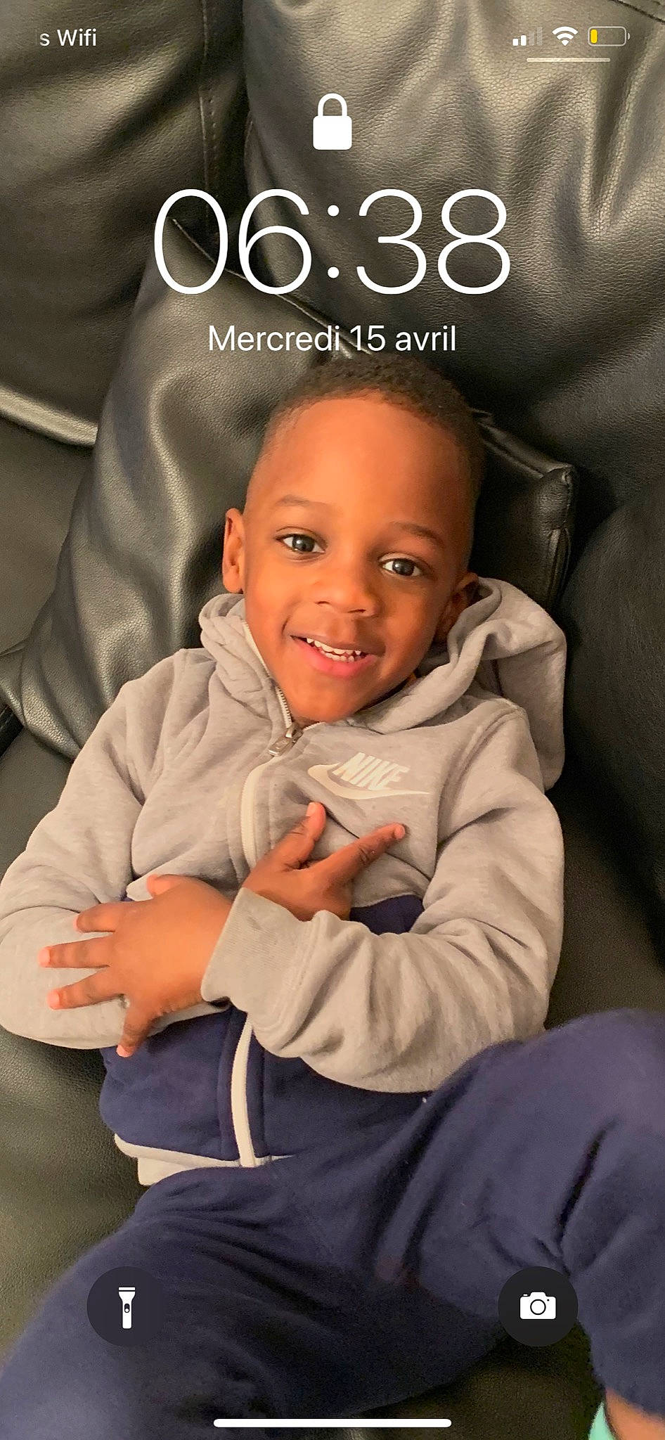 Preston a rejoint le concours — aidez-le/la à gagner de superbes lots ! baby, baby_toddler_clothing, cheek, child, comfort, eye, facial_expression, finger, hand, happy, joy, lap, laugh, logo, person, pleased, sitting, sleeve, smile, thumb