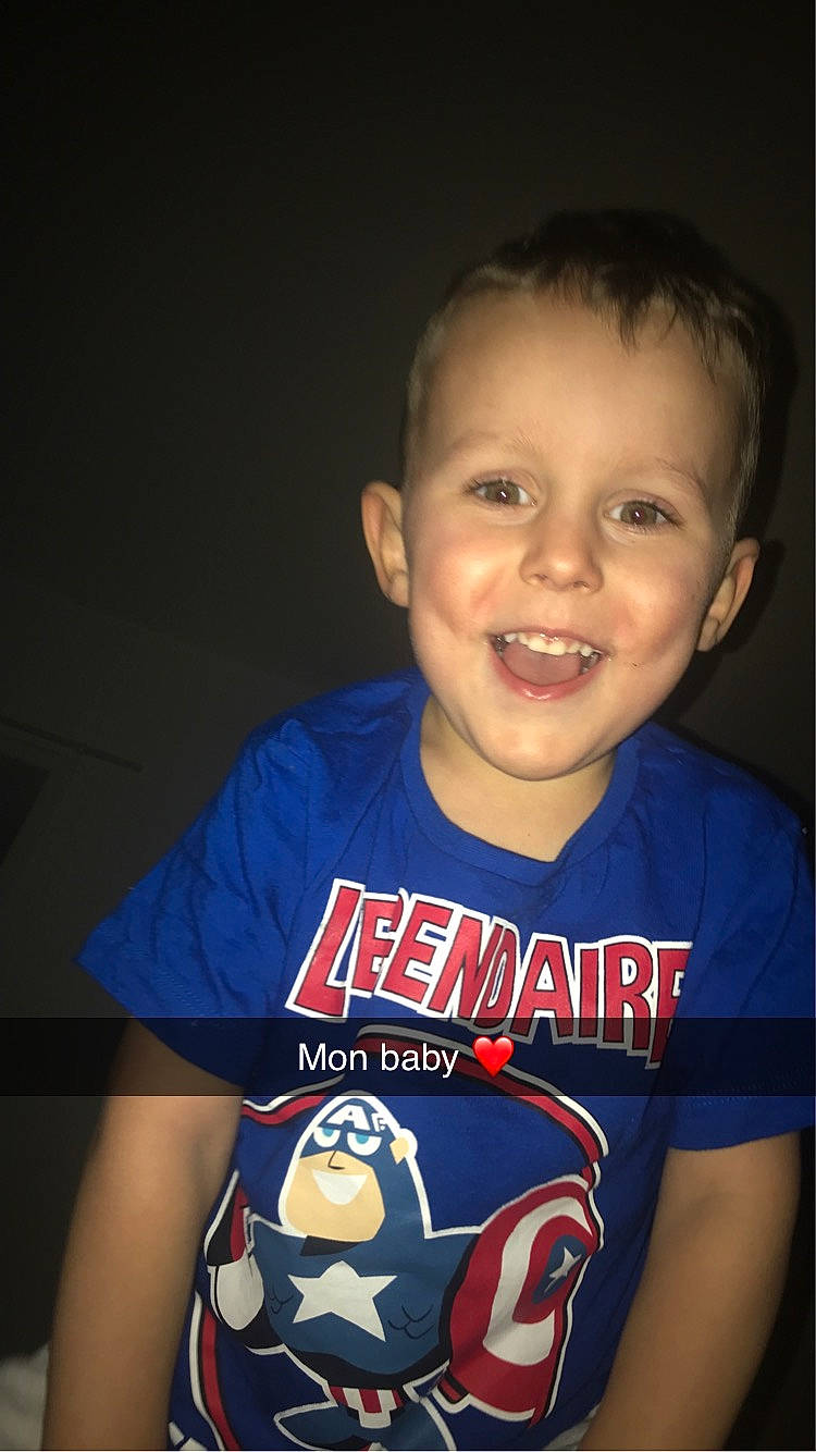 Julien a rejoint le concours — aidez-le/la à gagner de superbes lots ! cheek, chin, cool, eye, facial_expression, flash_photography, forehead, fun, happy, iris, joy, mouth, muscle, neck, nose, organ, person, sleeve, smile, standing