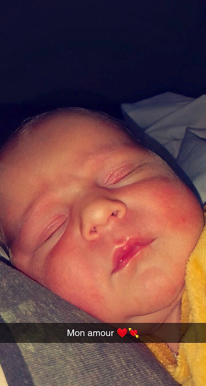 Julien a rejoint le concours — aidez-le/la à gagner de superbes lots ! baby, bedtime, cheek, child, comfort, ear, eyebrow, eyelash, flesh, forehead, fun, happy, jaw, lip, mouth, nap, nose, person, sleep, thumb