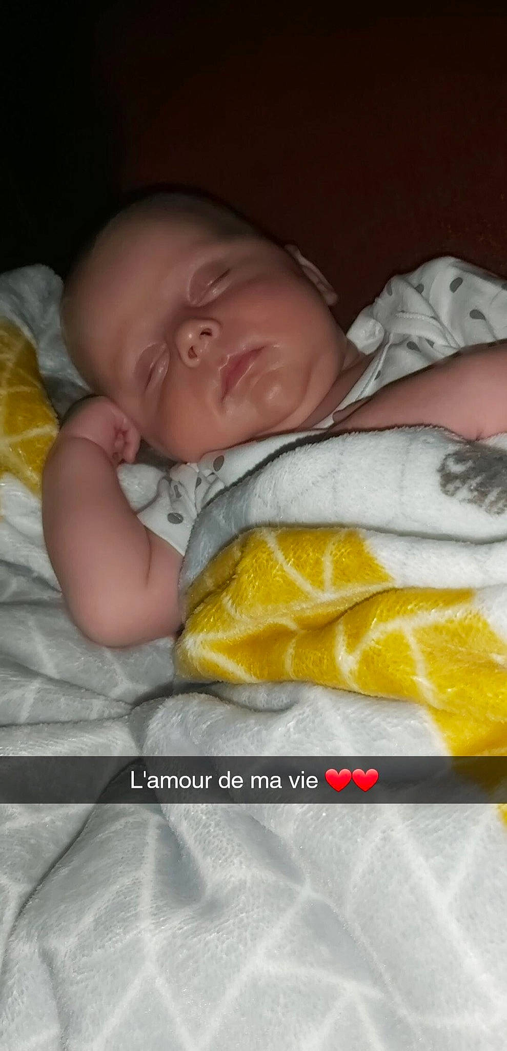 Julien participe au concours pour gagner de l'argent avec cette photo : baby, baby_sleeping, baby_toddler_clothing, bedding, bedtime, blanket, cheek, child, comfort, linens, nap, person, room, sleep, toddler