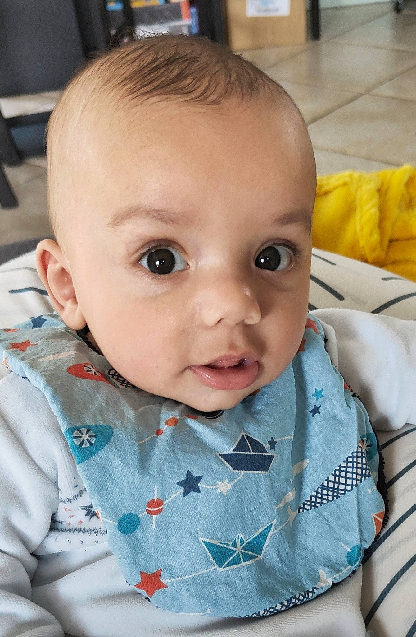 Robin participe au concours pour gagner de l'argent avec cette photo : baby, baby_toddler_clothing, beauty, cheek, child, chin, comfort, ear, eye, eyebrow, eyelash, happy, iris, lip, mouth, nose, person, sitting, skin, sleeve