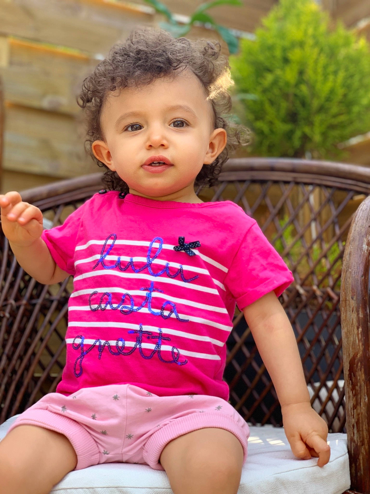 Giulianna a rejoint le concours — aidez-le/la à gagner de superbes lots ! abdomen, baby, baby_toddler_clothing, beauty, cheek, child, child_model, daughter, leg, leisure, person, pink, play, sitting, skin, smile, thigh, toddler, vacation