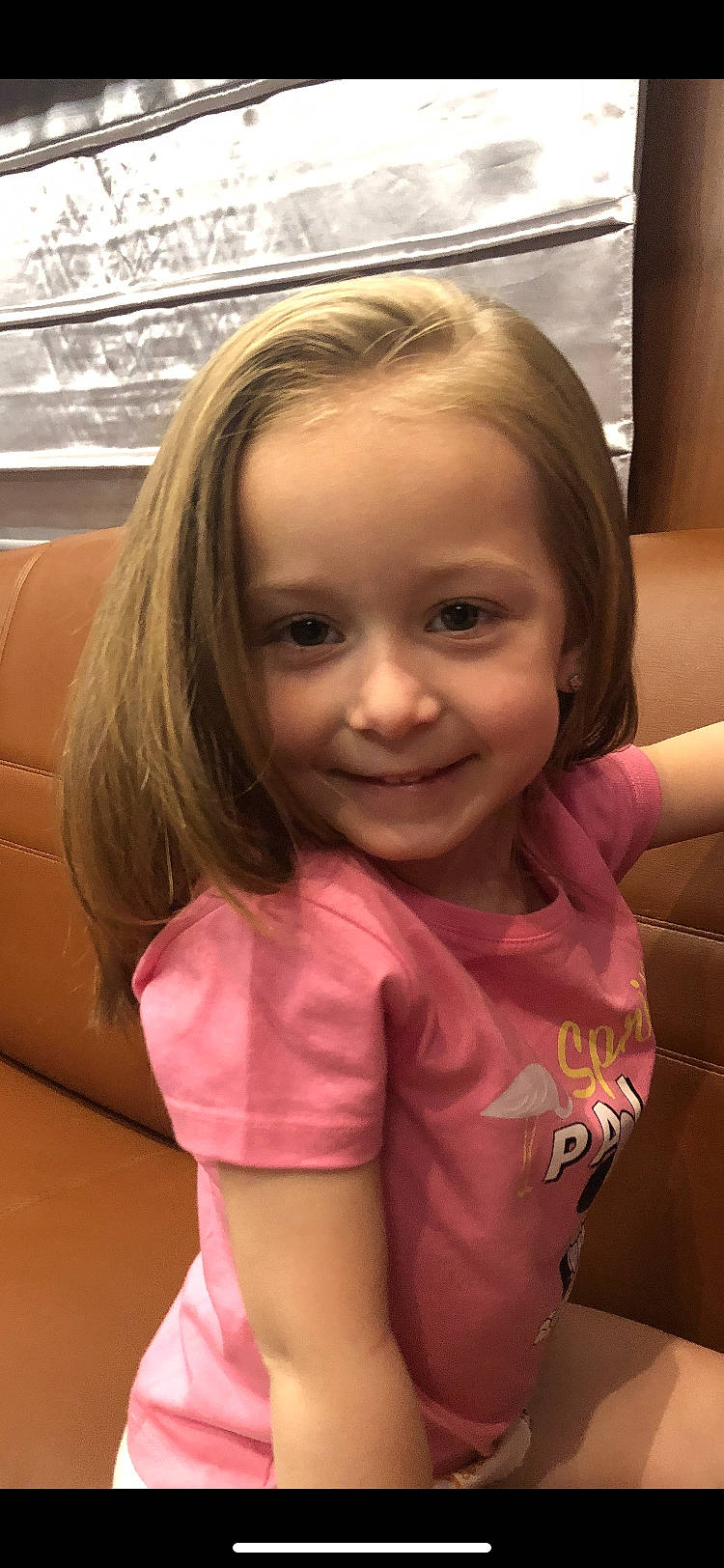 Raïley a rejoint le concours — aidez-le/la à gagner de superbes lots ! cheek, chin, eye, eyebrow, eyelash, face, facial_expression, forehead, hair, hairstyle, head, joint, joy, lip, mouth, neck, nose, person, shoulder, skin