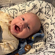 Noah is registered to the contest to win money with this photo: