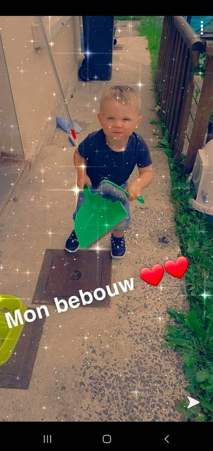 Mayron a rejoint le concours — aidez-le/la à gagner de superbes lots ! child, fun, person, play, toddler