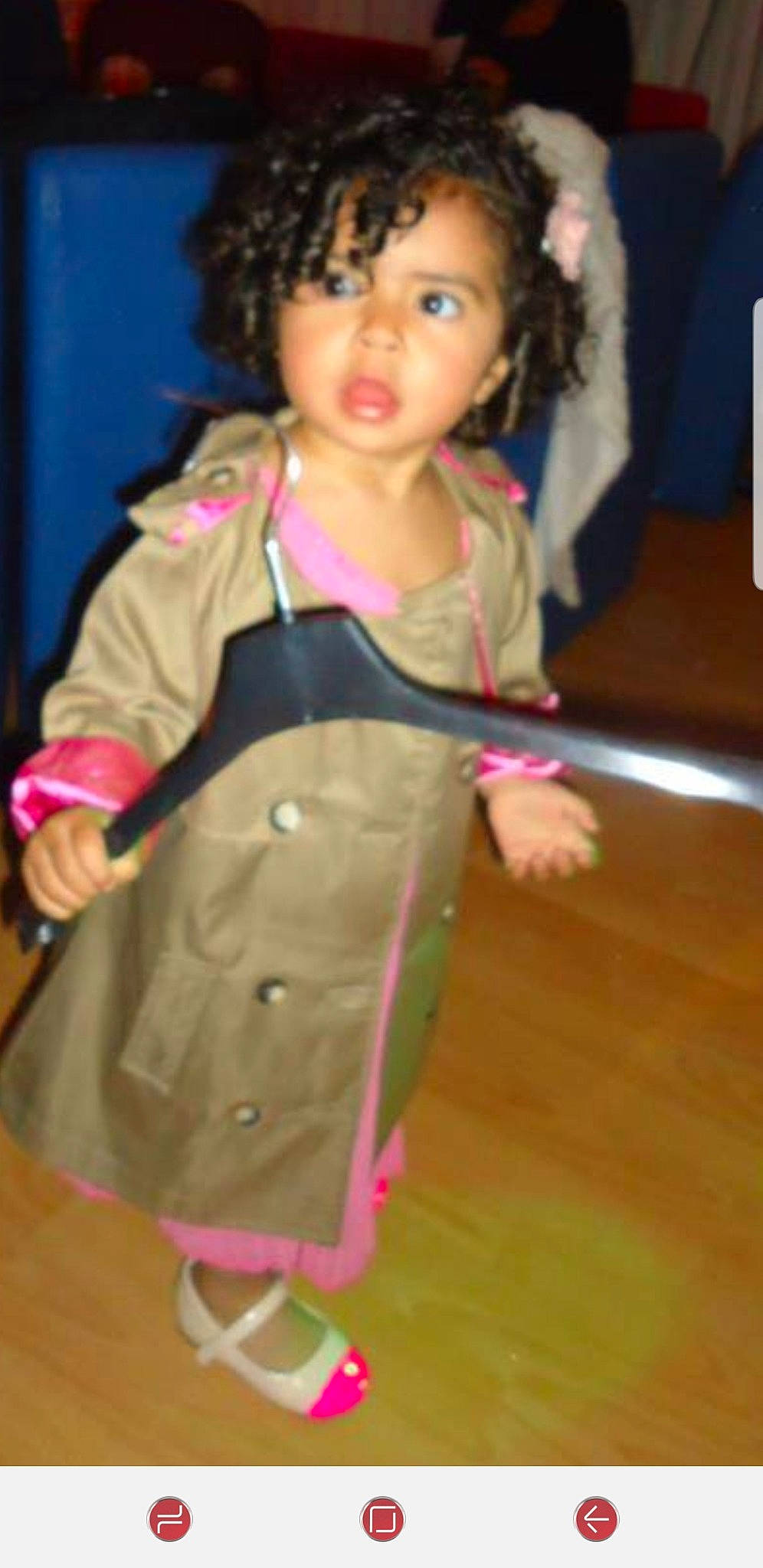 Rihanna a rejoint le concours — aidez-le/la à gagner de superbes lots ! baby_toddler_clothing, child, child_model, costume, dance, entertainment, event, fashion_design, flooring, fun, happy, party, performing_arts, person, pink, play, room, skin, sleeve, thumb