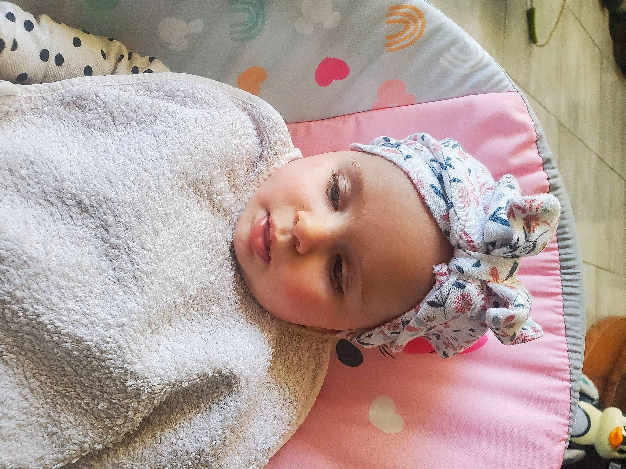 Mélodie a rejoint le concours — aidez-le/la à gagner de superbes lots ! baby, baby_products, baby_toddler_clothing, cheek, child, comfort, eye, eyelash, happy, head, headwear, iris, linens, nose, pattern, person, portrait_photography, room, skin, sleeve