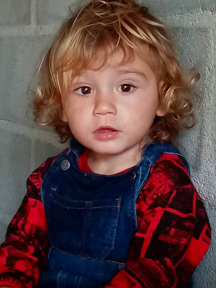 Konoa participe au concours pour gagner de l'argent avec cette photo : baby, baby_toddler_clothing, blond, brown_hair, button, cheek, child, child_model, forehead, hairstyle, iris, lip, overall, person, portrait, portrait_photography, sleeve, toddler