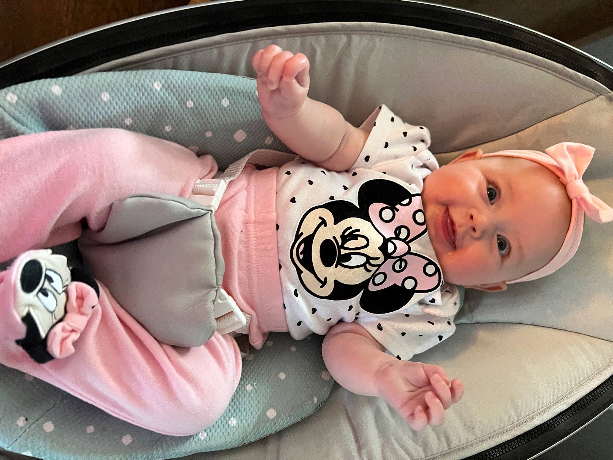 Juliana is registered to the contest to win money with this photo: baby, baby_products, baby_sleeping, baby_toddler_clothing, car_seat, cheek, child, comfort, event, facial_expression, finger, hand, headwear, human_body, person, pink, product, skin, smile, textile
