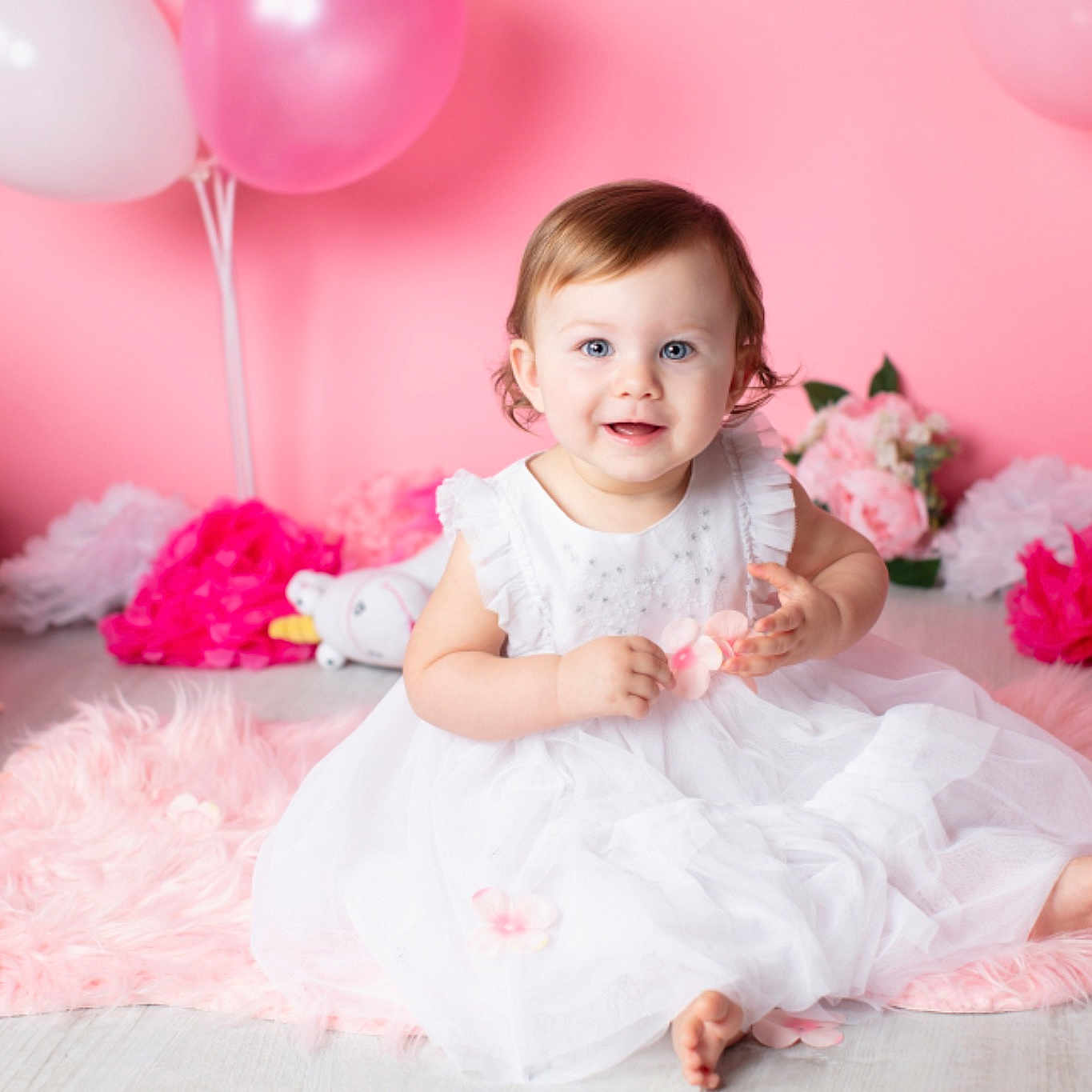 Léana participe au concours pour gagner de l'argent avec cette photo : child, flower_girl, girl, gown, happiness, infant, person, petal, photo_shoot, pink, product, skin, smile, textile, toddler