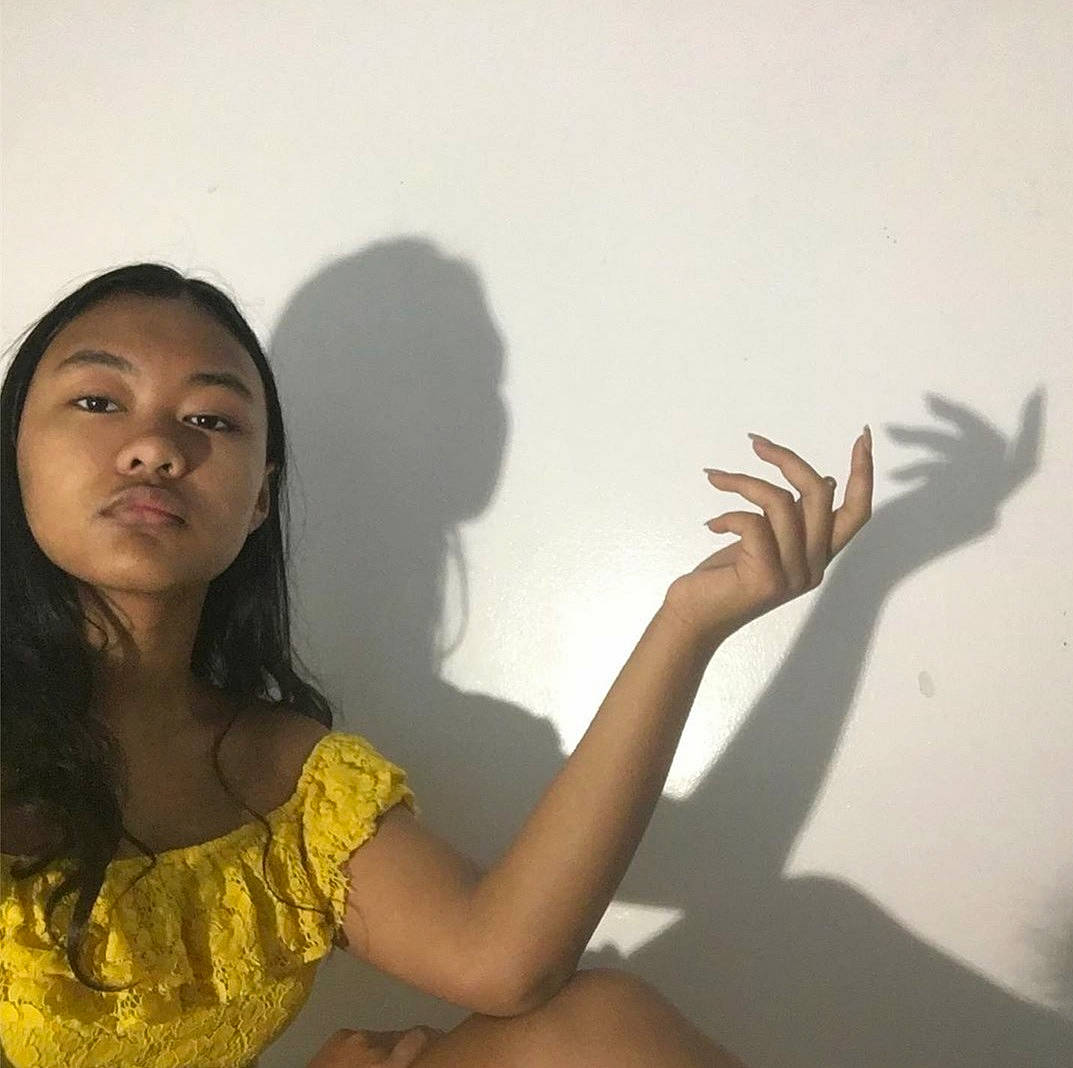 Qua joined the competition — help win amazing prizes! arm, gesture, long_hair, person