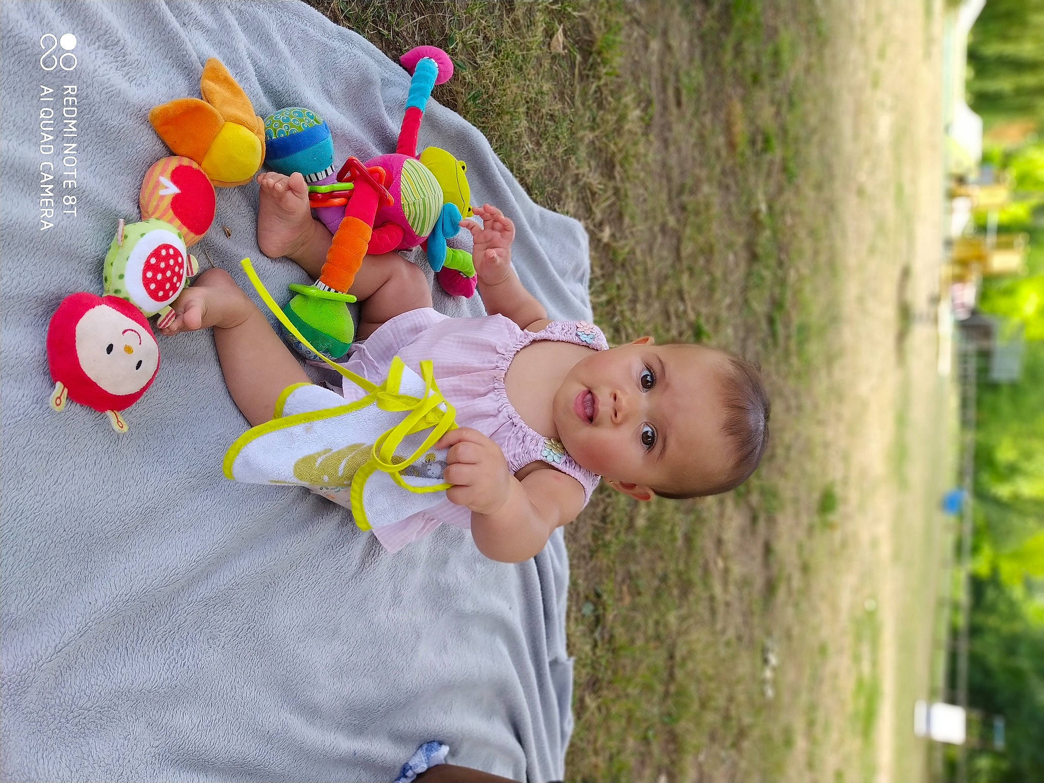 Jahyana participe au concours pour gagner de l'argent avec cette photo : baby, baby_products, baby_toys, child, fun, happy, leisure, person, photography, play, product, skin, surprise, toddler, toy, tree, vacation, yellow