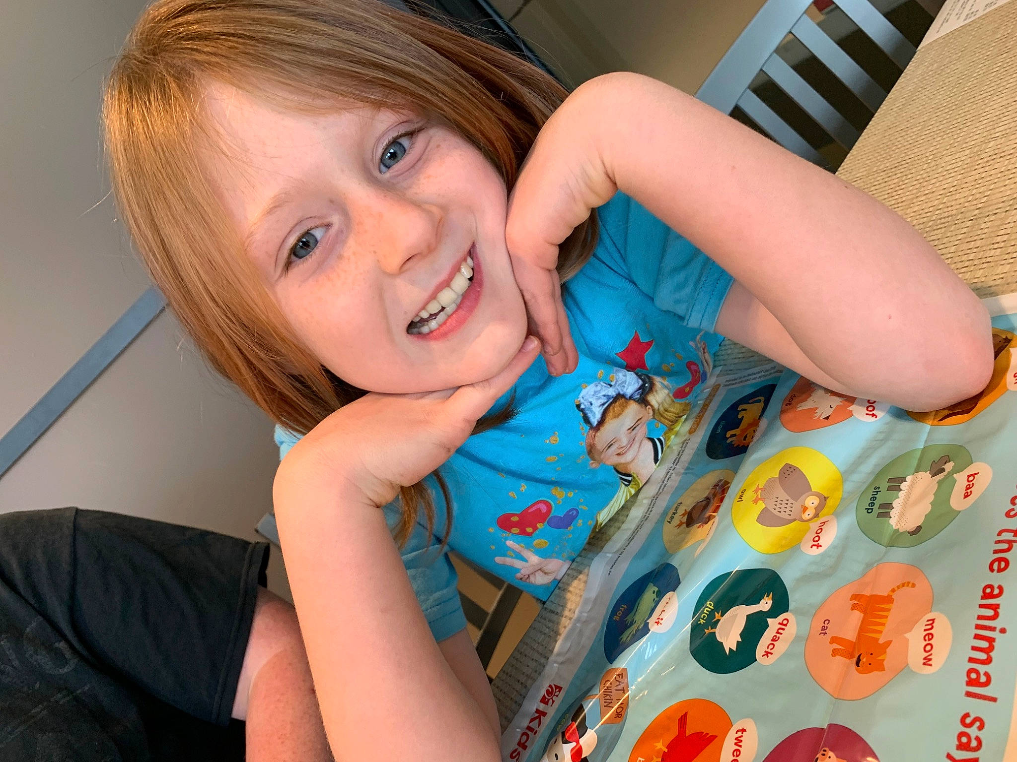 Adriana is registered to the contest to win money with this photo: arm, azure, beauty, couch, eyelash, finger, flash_photography, fun, hairstyle, happy, iris, joy, leisure, long_hair, mouth, nail, organ, person, skin, smile