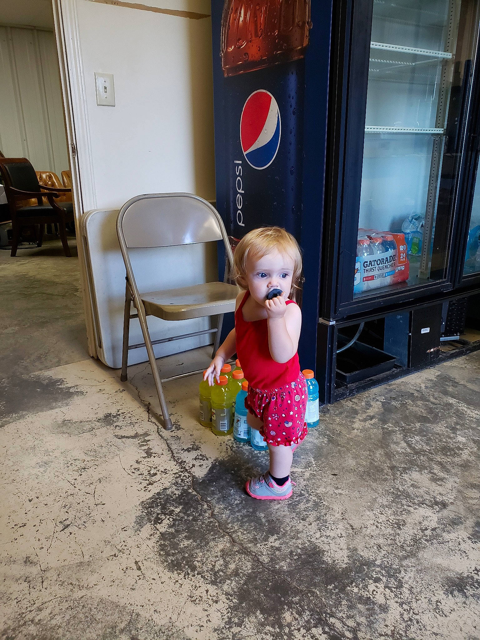 Letty is registered to the contest to win money with this photo: child, floor, fun, house, person, play, room, standing, summer, toddler, vacation
