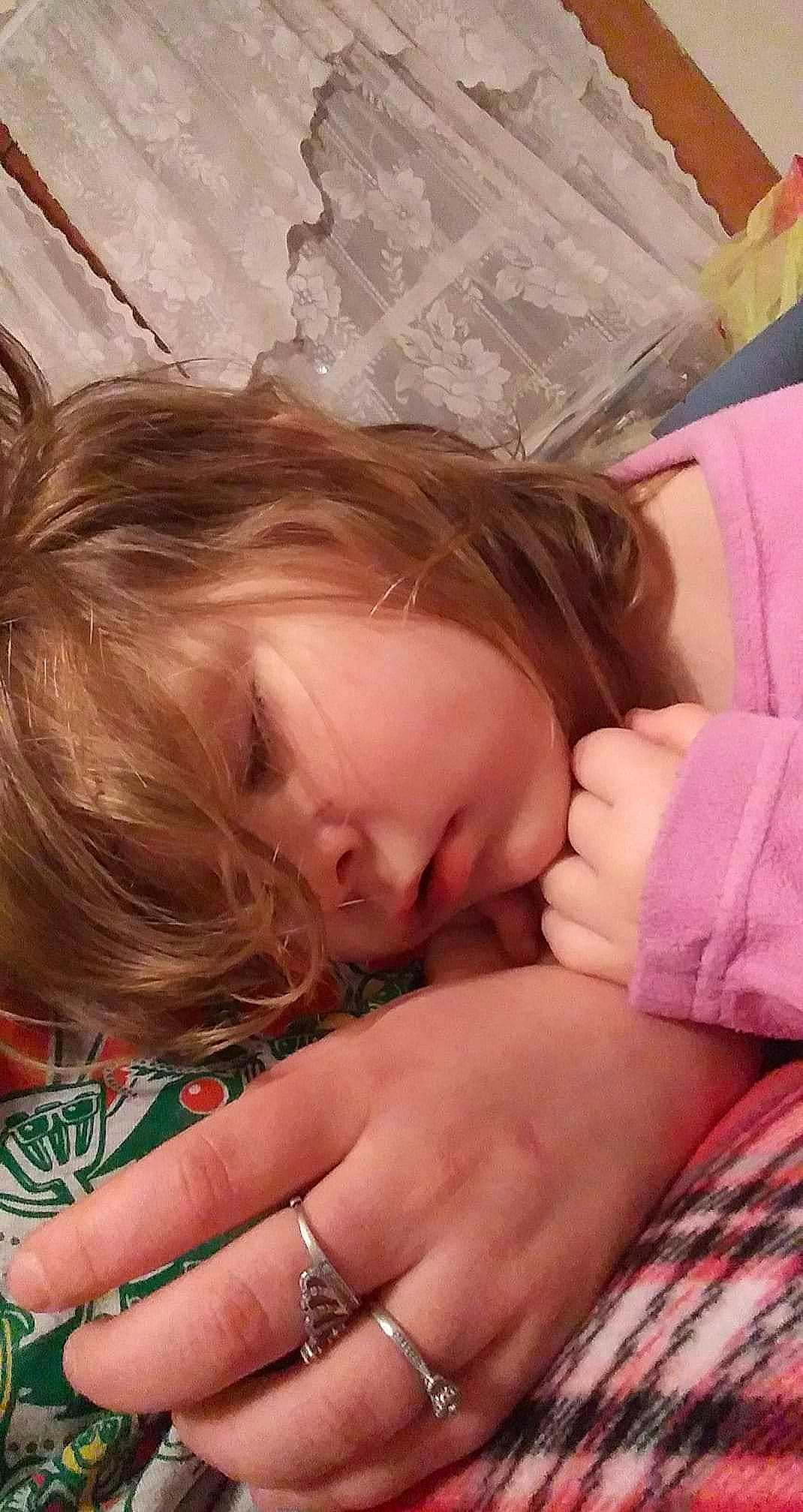 Brealee joined the competition — help win amazing prizes! comfort, eye, eyebrow, eyelash, finger, gesture, hand, happy, head, iris, lip, mammal, mouth, muscle, nail, neck, organ, people, person, pink