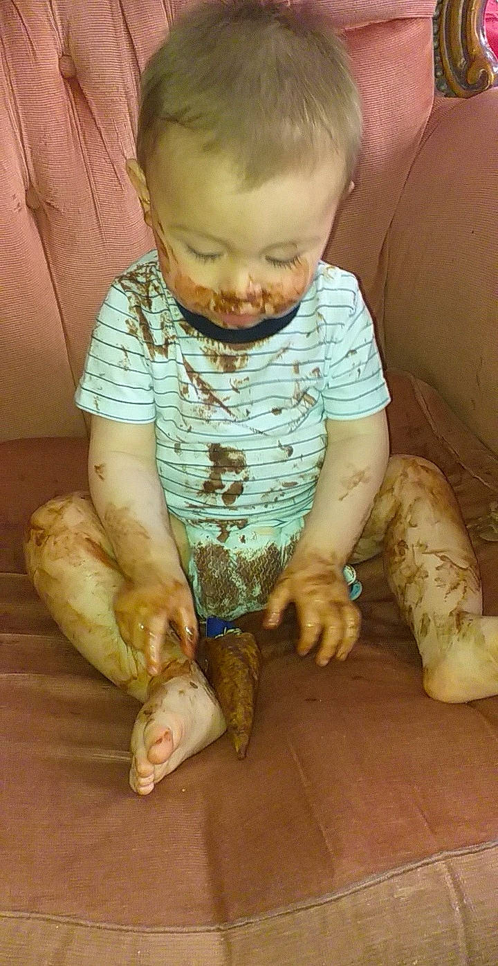 Keyven participe au concours pour gagner de l'argent avec cette photo : baby, child, joy, leg, person, toddler