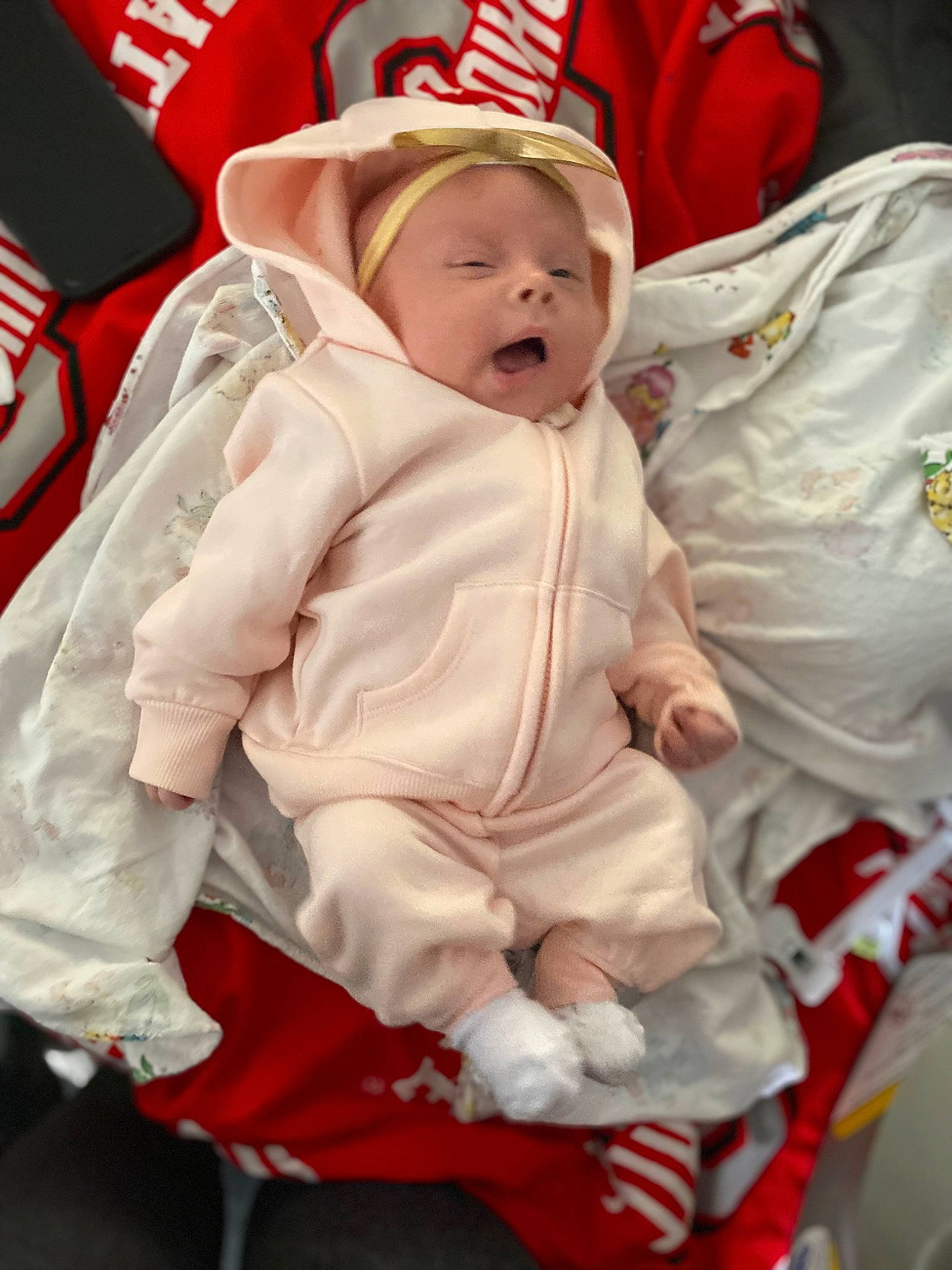 Mayklyn is registered to the contest to win money with this photo: baby, baby_products, baby_toddler_clothing, cap, carmine, child, comfort, event, eye, face, fictional_character, fun, fur, happy, hat, person, red, santa_claus, sleeve, toddler