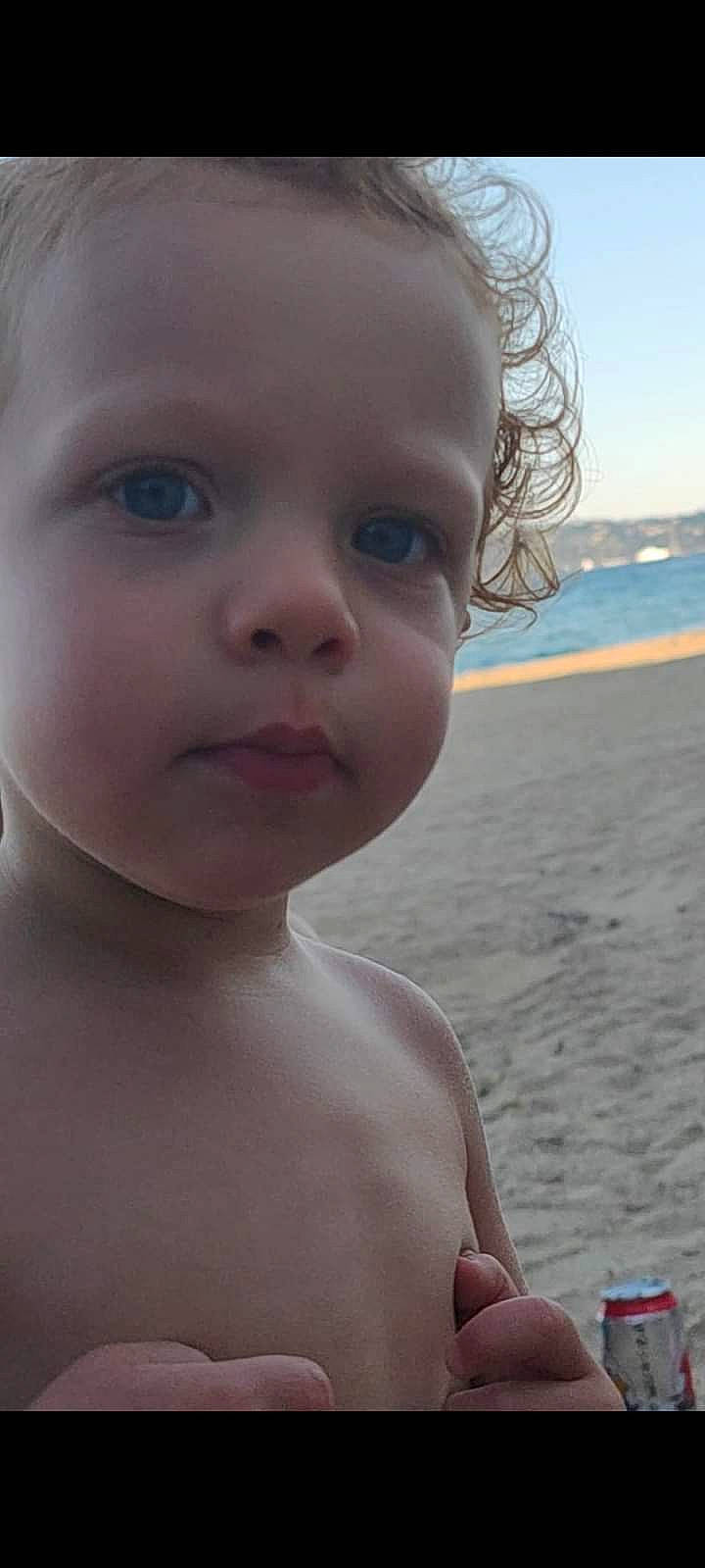 Dany a rejoint le concours — aidez-le/la à gagner de superbes lots ! baby, beach, cheek, chest, eye, eyebrow, eyelash, finger, fun, happy, iris, lip, mouth, neck, nose, person, skin, sky, sunlight, toddler