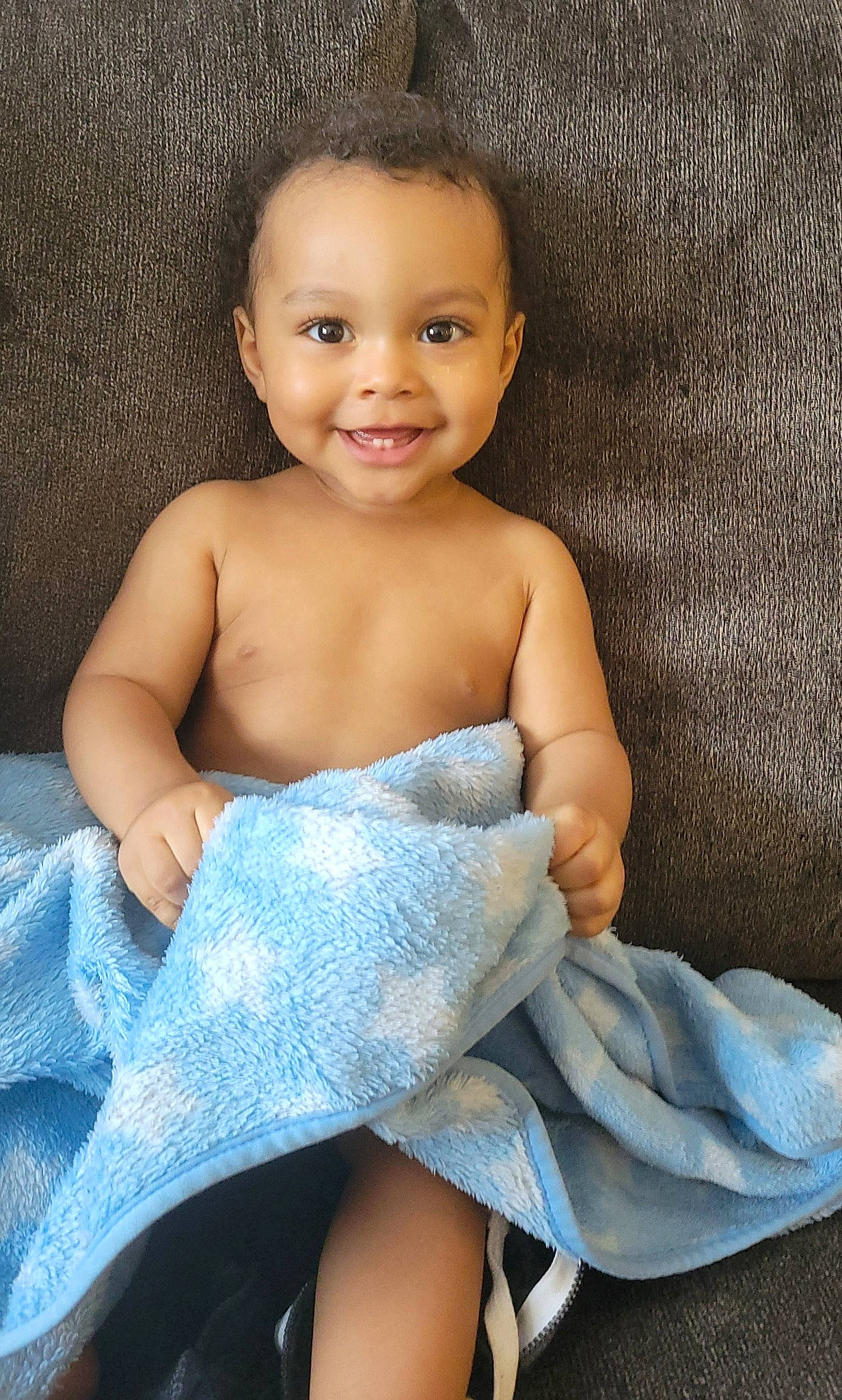 Jalen is registered to the contest to win money with this photo: abdomen, baby_toddler_clothing, barefoot, chest, comfort, elbow, eye, face, flash_photography, happy, human_leg, iris, joy, knee, muscle, person, skin, smile, stomach, thigh