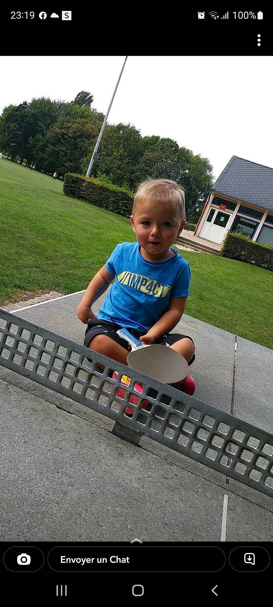 Hugo participe au concours pour gagner de l'argent avec cette photo : asphalt, automotive_exterior, automotive_tire, child, computer_keyboard, flooring, fun, grass, lawn, leisure, person, plant, recreation, sitting, sky, soil, summer, t_shirt, toddler, tree