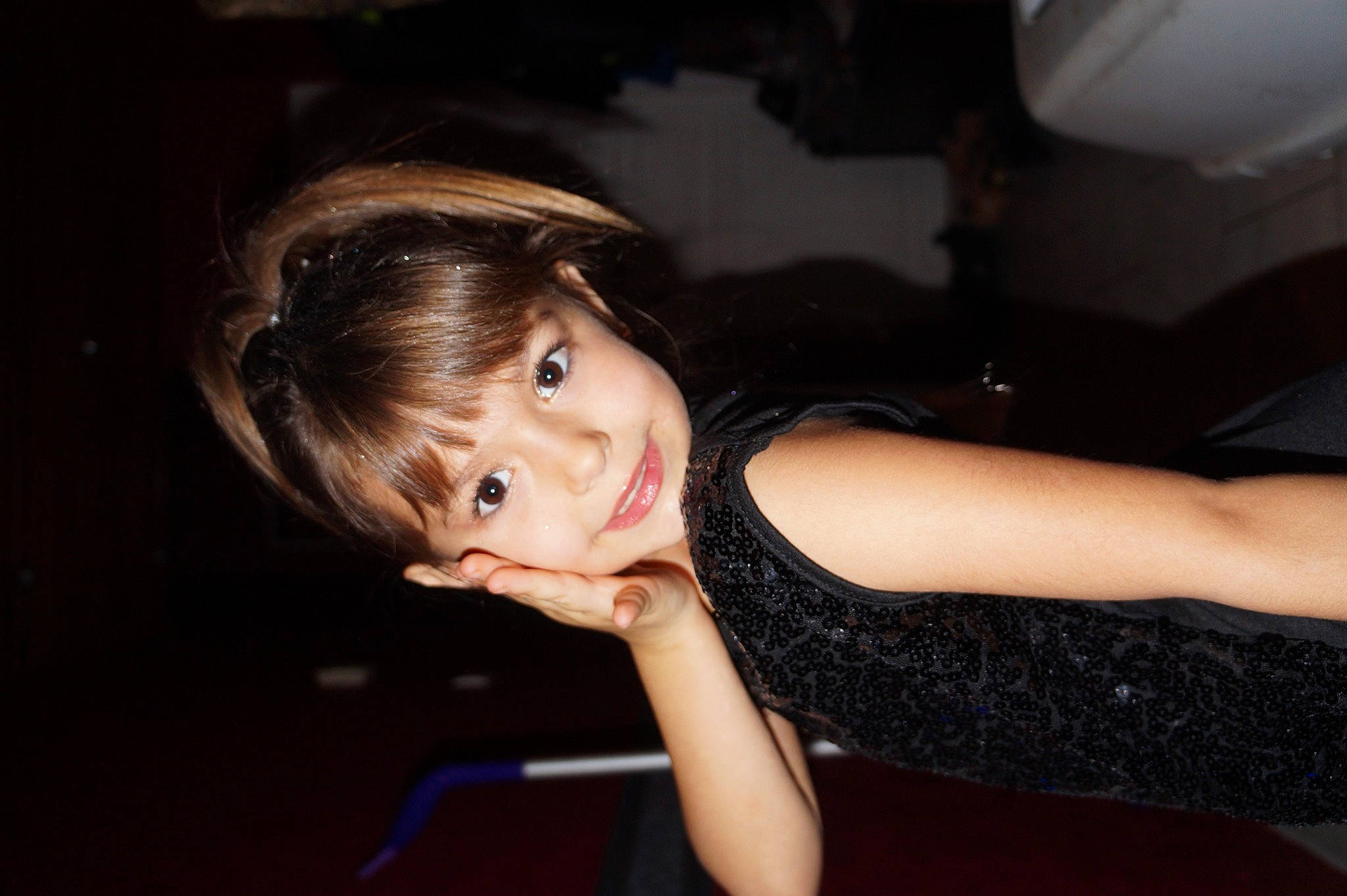 Myliana a rejoint le concours — aidez-le/la à gagner de superbes lots ! chest, child, darkness, dress, elbow, eyelash, flash_photography, fun, gesture, happy, hat, human_leg, joy, lip, nose, person, portrait_photography, skin, smile, thigh