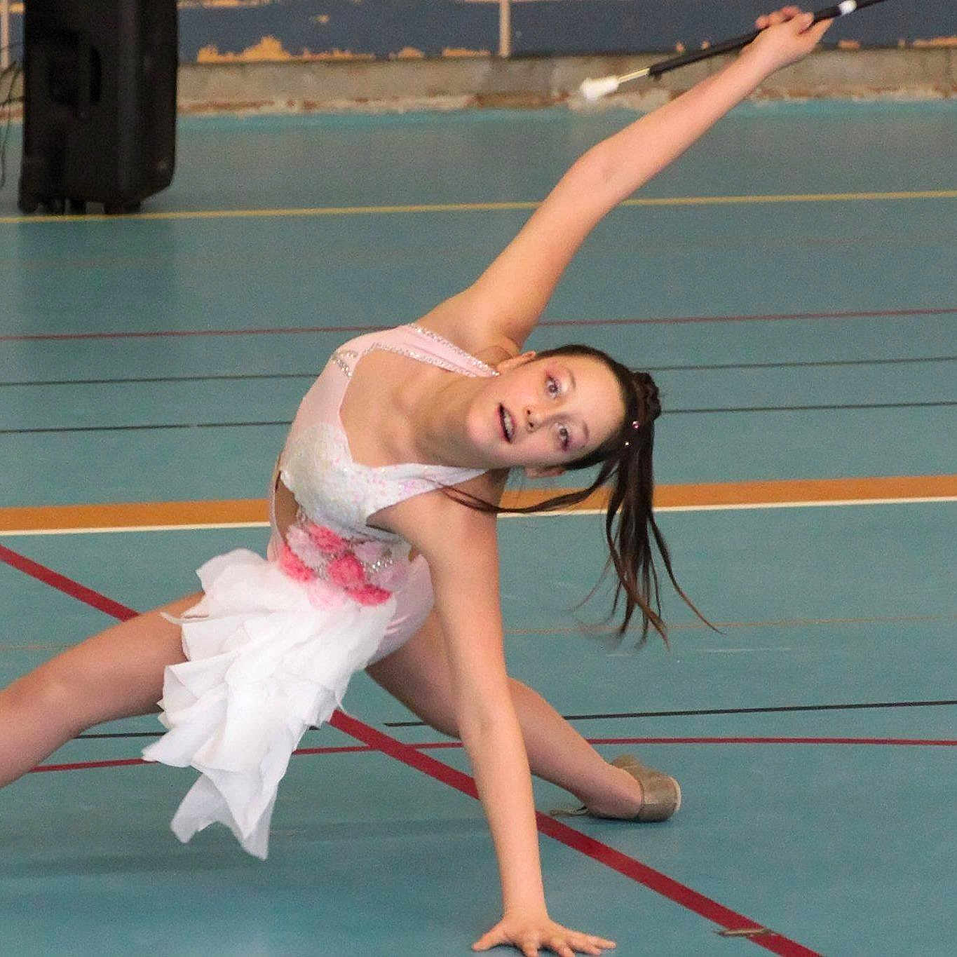 Prescillia a rejoint le concours — aidez-le/la à gagner de superbes lots ! arm, chest, dance, dancer, floor_gymnastics, footwear, girl, gymnast, gymnastics, hip, human_leg, joint, leg, performance, performing_arts, rhythmic_gymnastics, shoe, sport_venue, thigh, trunk