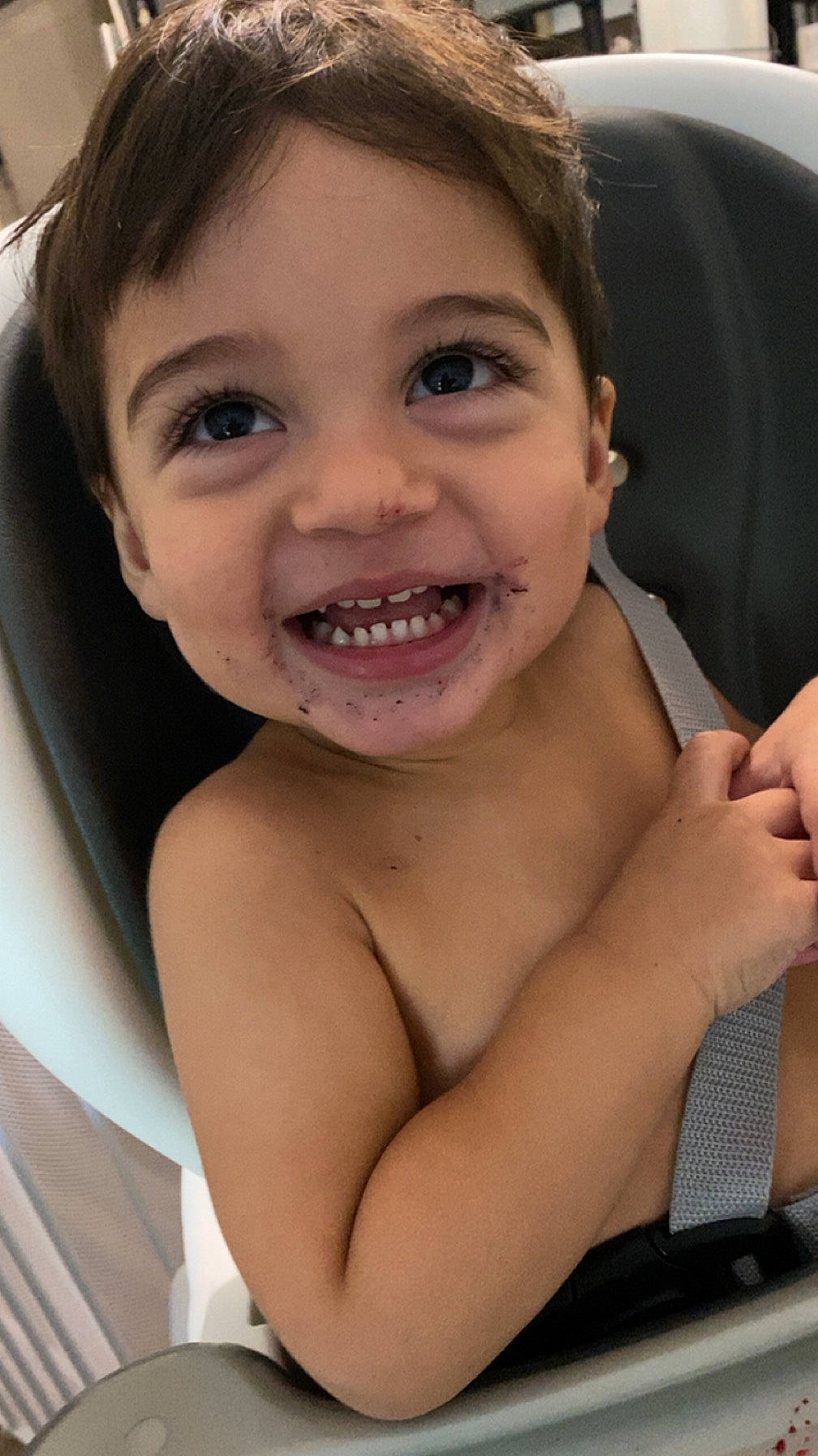 Massimo is registered to the contest to win money with this photo: cheek, chin, eye, eyebrow, eyelash, face, forehead, hair, hand, head, human_body, joy, lip, mouth, muscle, neck, nose, person, shoulder, skin