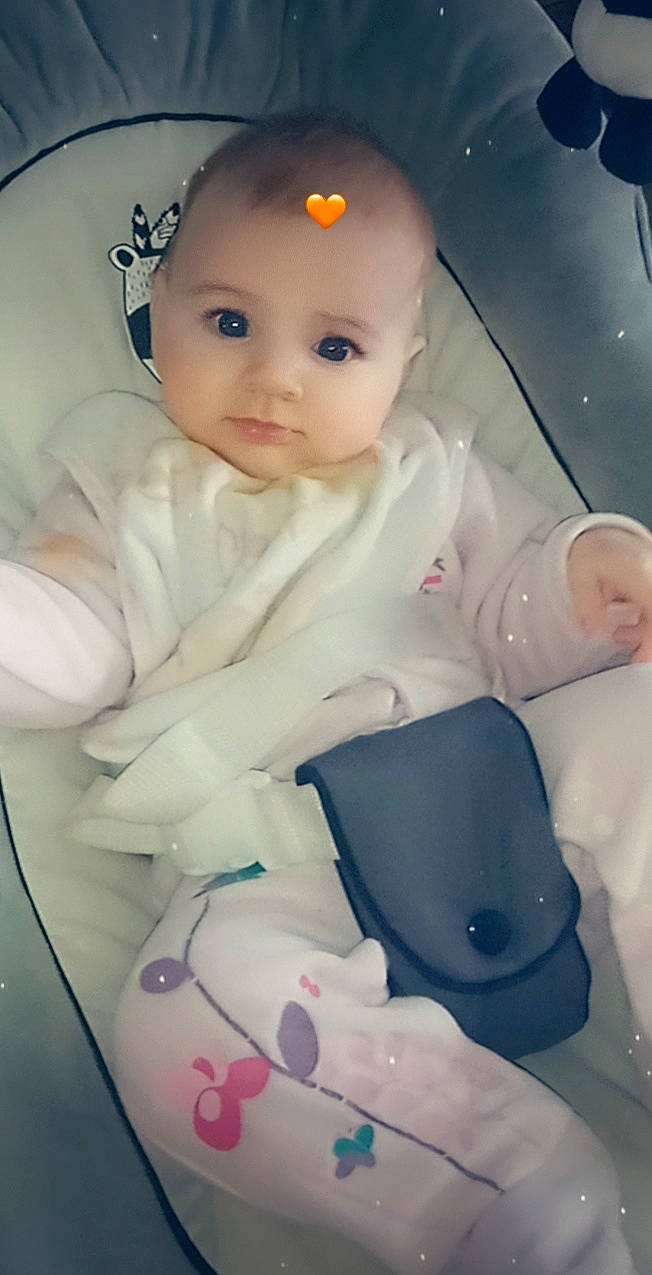 Eléna participe au concours pour gagner de l'argent avec cette photo : baby, baby_products, cheek, child, eye, head, iris, lip, nose, person, product, skin, toddler