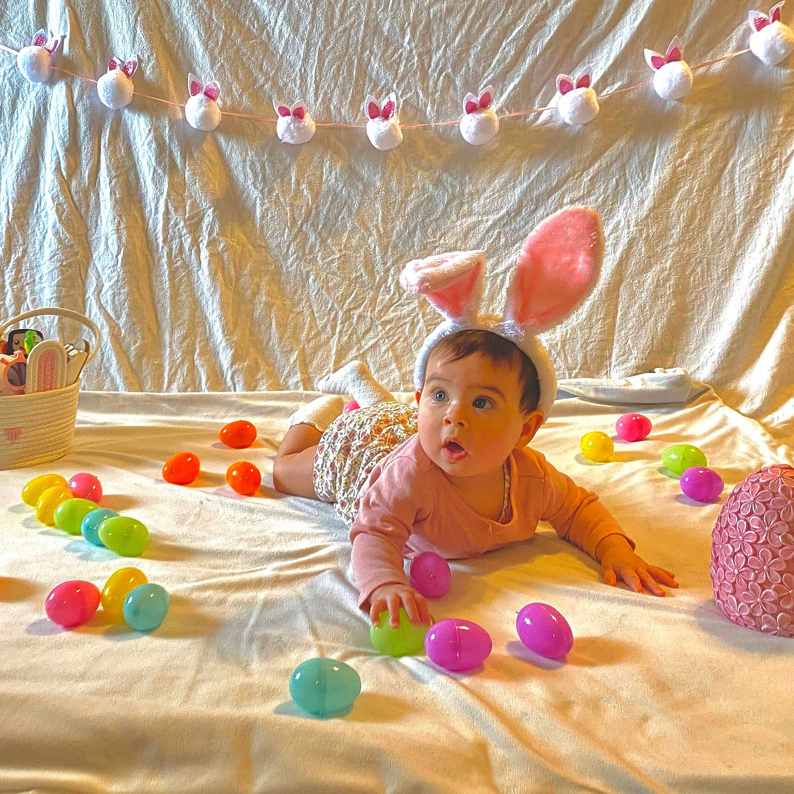 Sage is registered to the contest to win money with this photo: baby, balloon, basket, bed, birthdaycake, cake, crawling, cream, dessert, face, flower, food, furniture, head, people, person, photography, portrait, sphere, sweets