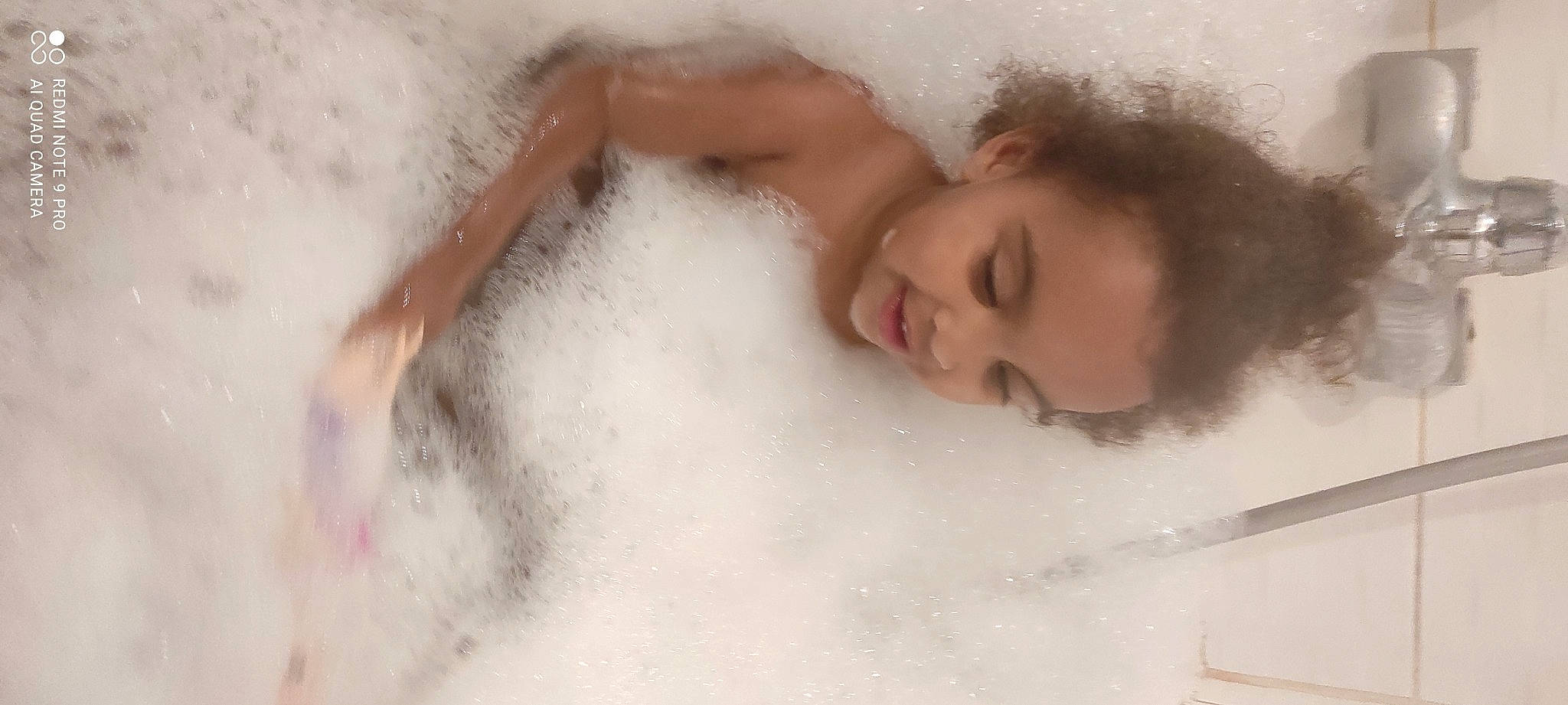 Camille a rejoint le concours — aidez-le/la à gagner de superbes lots ! bathing, cheek, chest, child, close_up, comfort, eyebrow, eyelash, foam, fun, happy, head, iris, lip, mouth, nose, person, skin, smile, toddler