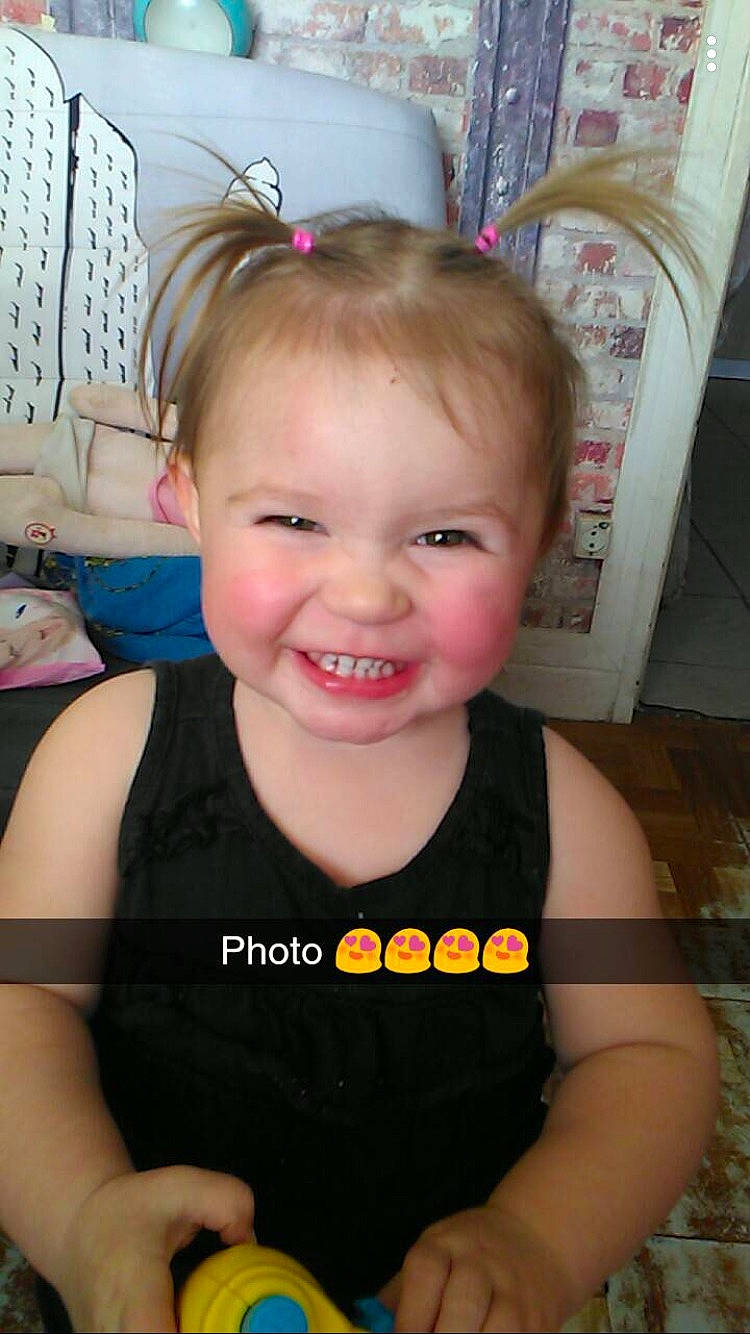 Zya a rejoint le concours — aidez-le/la à gagner de superbes lots ! cheek, child, day, ear, eye, face, forehead, girl, hair, hairstyle, happiness, head, human_hair_color, infant, iris, joy, mouth, organ, person, skin