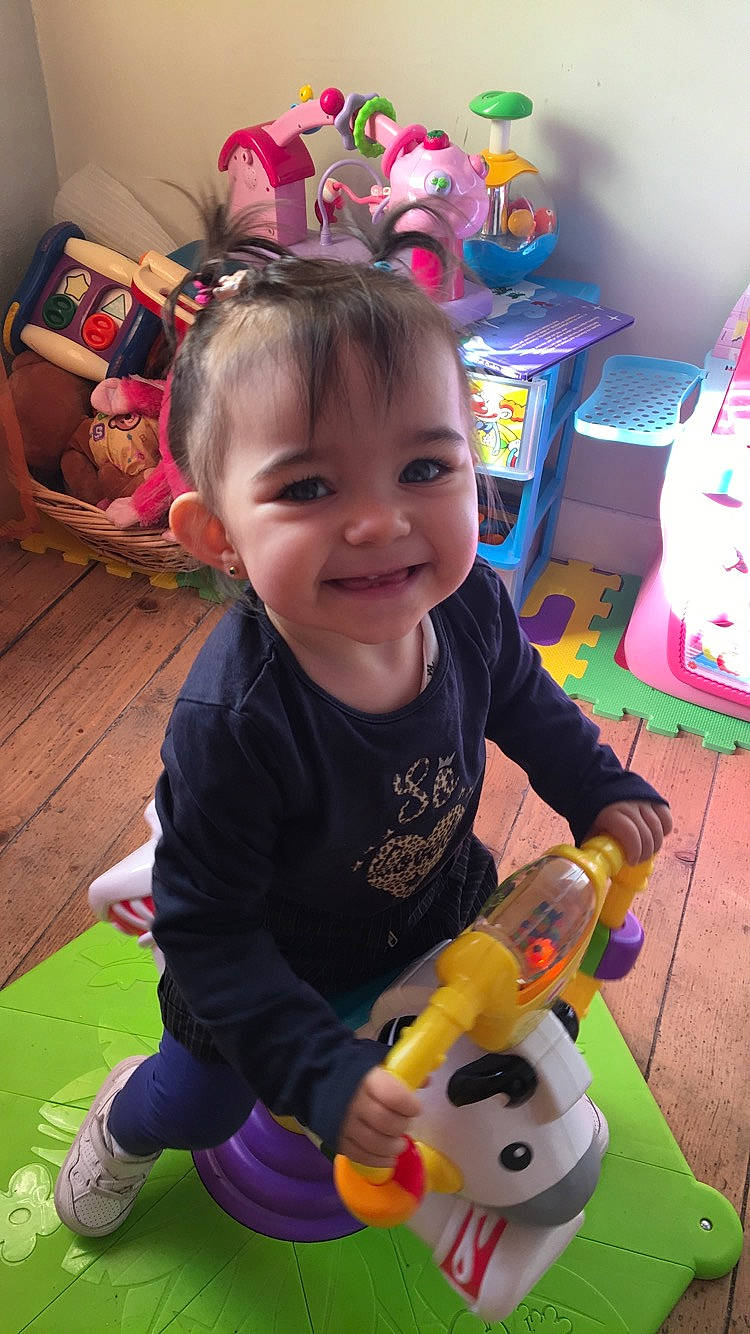 Miha a rejoint le concours — aidez-le/la à gagner de superbes lots ! baby, baby_toys, child, fun, happy, joy, kindergarten, person, play, skin, smile, toddler, toy