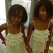 Carlie participe au concours pour gagner de l'argent avec cette photo :
