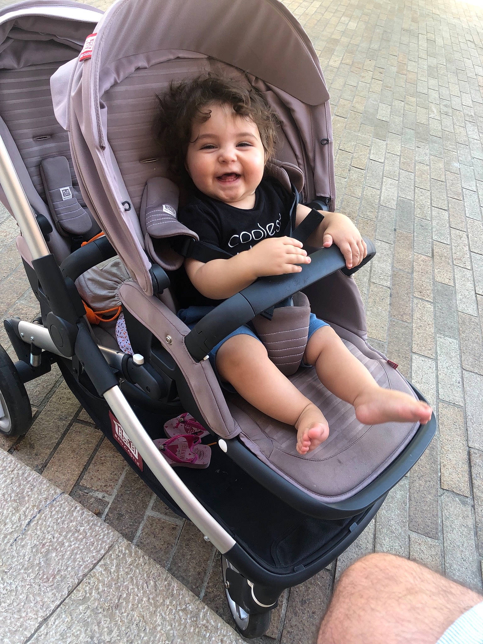 Ilyan a rejoint le concours — aidez-le/la à gagner de superbes lots ! baby, baby_carriage, baby_products, car_seat, child, comfort, person, product, toddler