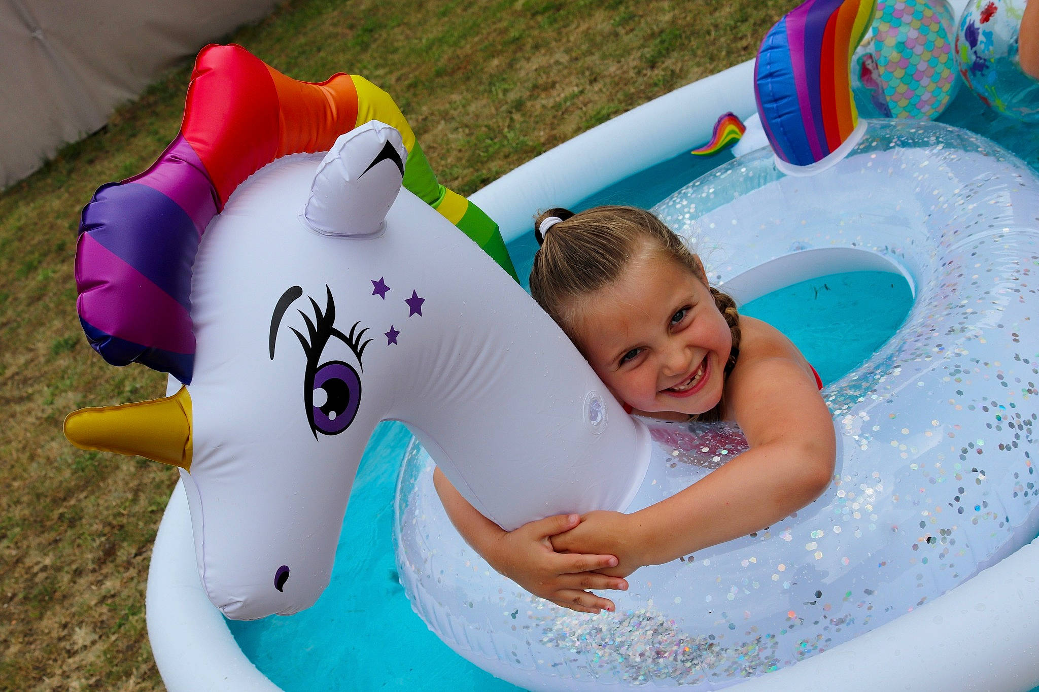 Juline participe au concours pour gagner de l'argent avec cette photo : baby, baby_products, child, fun, games, inflatable, joy, leisure, person, play, product, recreation, swimming_pool, toddler, toy, vacation