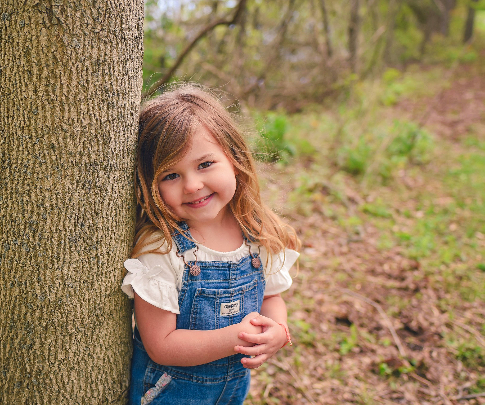Fae joined the competition — help win amazing prizes! arm, clothing, eye, face, facial_expression, grass, hair, hairstyle, happy, head, jeans, joy, leaf, mammal, people_in_nature, person, plant, skin, smile, standing