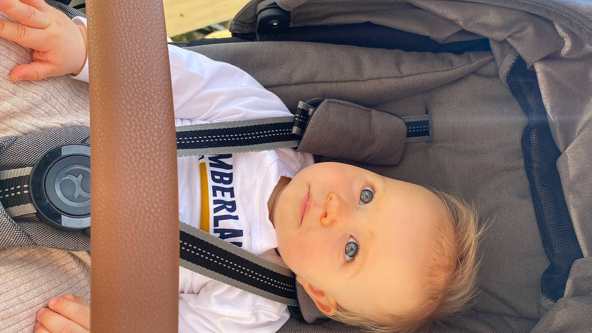 Matéo participe au concours pour gagner de l'argent avec cette photo : baby, baby_products, baby_safety, baby_toddler_clothing, child, comfort, person, product, smile, toddler, white