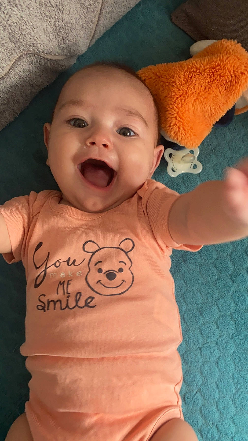 Alaric a rejoint le concours — aidez-le/la à gagner de superbes lots ! arm, baby, baby_toddler_clothing, cheek, chin, finger, happy, head, human_body, lip, mouth, neck, nose, person, product, skin, sleeve, smile, standing, textile