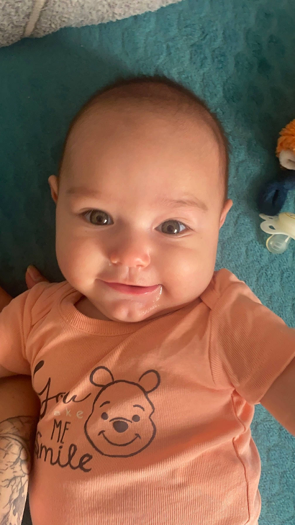 Alaric participe au concours pour gagner de l'argent avec cette photo : baby, baby_toddler_clothing, cheek, chin, eye, eyebrow, facial_expression, forehead, hairstyle, head, human, iris, lip, mouth, neck, nose, organ, person, skin, sleeve