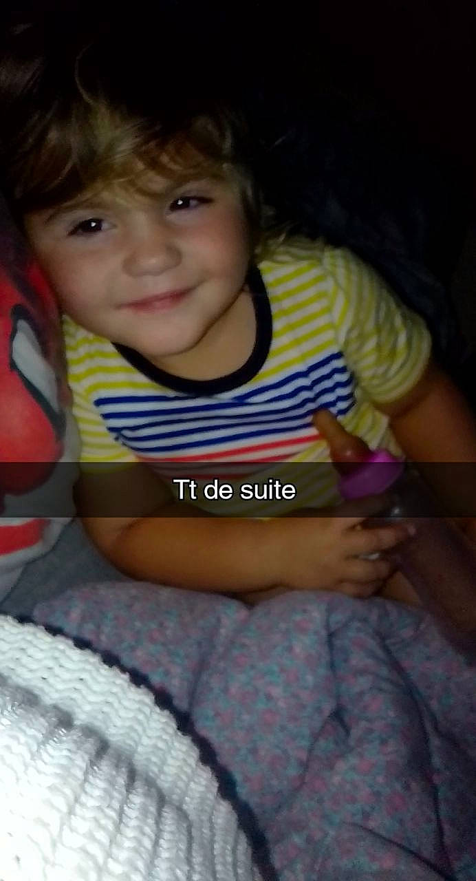 Helena a rejoint le concours — aidez-le/la à gagner de superbes lots ! arm, baby_toddler_clothing, cheek, comfort, cool, eye, face, facial_expression, finger, hairstyle, happy, head, joy, mouth, nose, organ, person, skin, smile, thigh