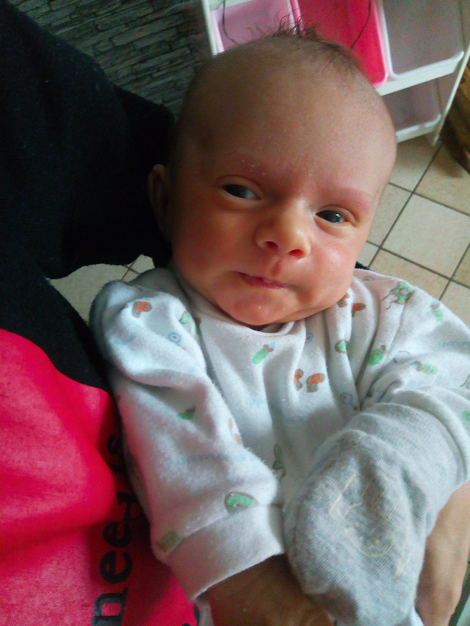 Aaron participe au concours pour gagner de l'argent avec cette photo : baby, cheek, child, eye, face, forehead, head, lip, mouth, nose, person, skin, smile, toddler