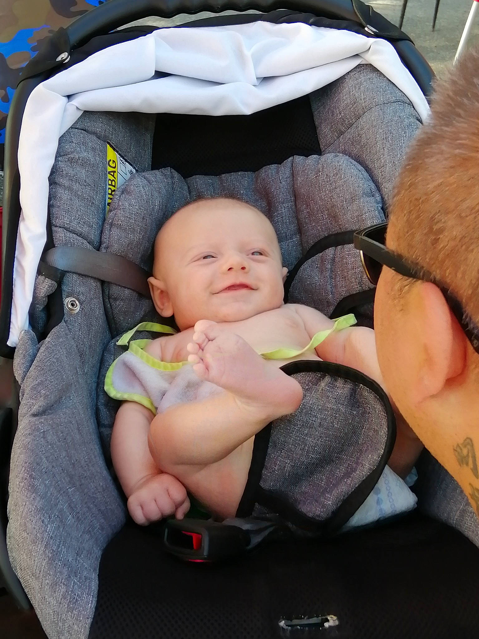 Pierre a rejoint le concours — aidez-le/la à gagner de superbes lots ! baby, baby_carriage, baby_in_car_seat, baby_products, car_seat, child, person, product, sleep, toddler