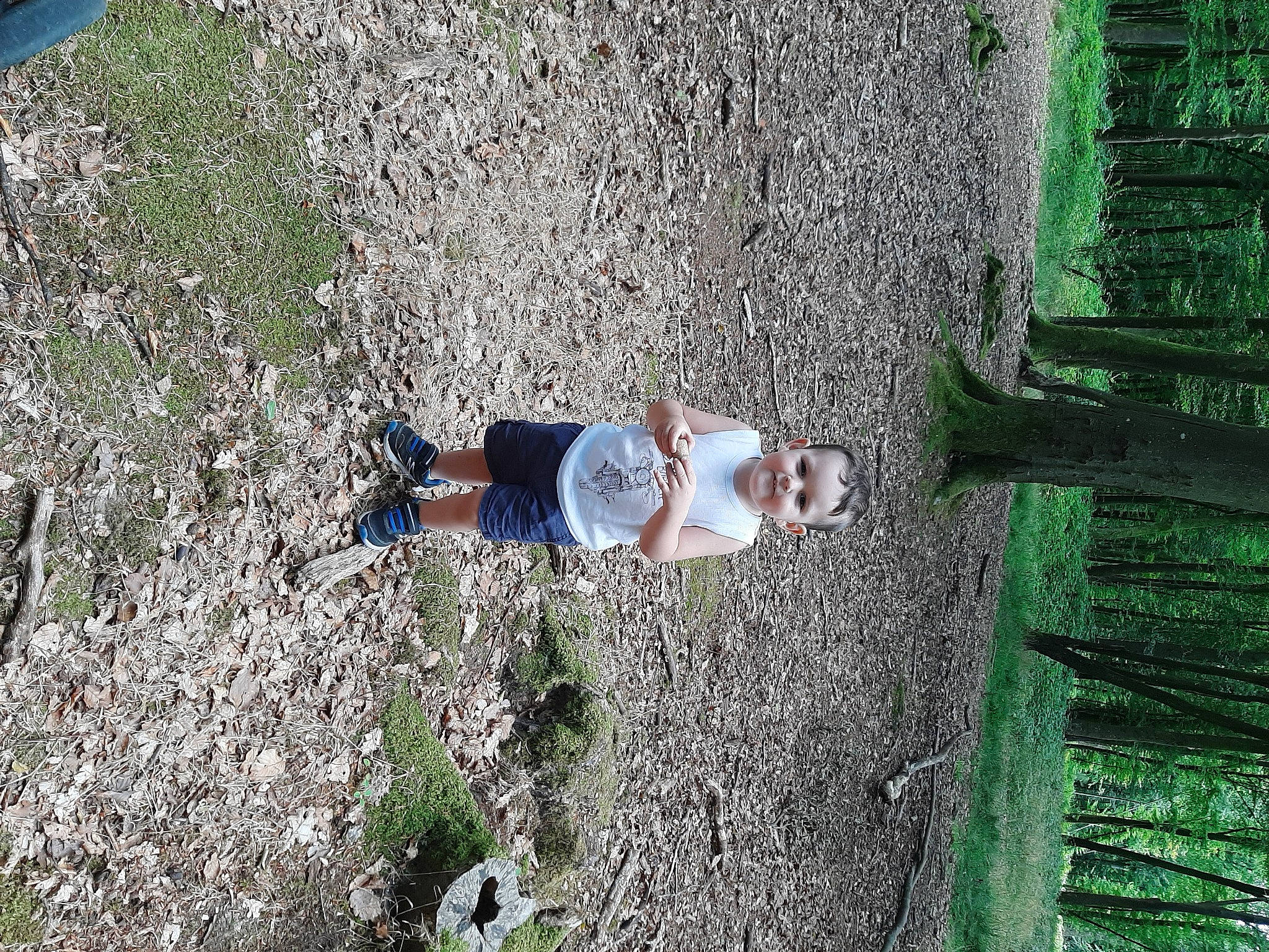 Yonï a rejoint le concours — aidez-le/la à gagner de superbes lots ! grass, joy, person