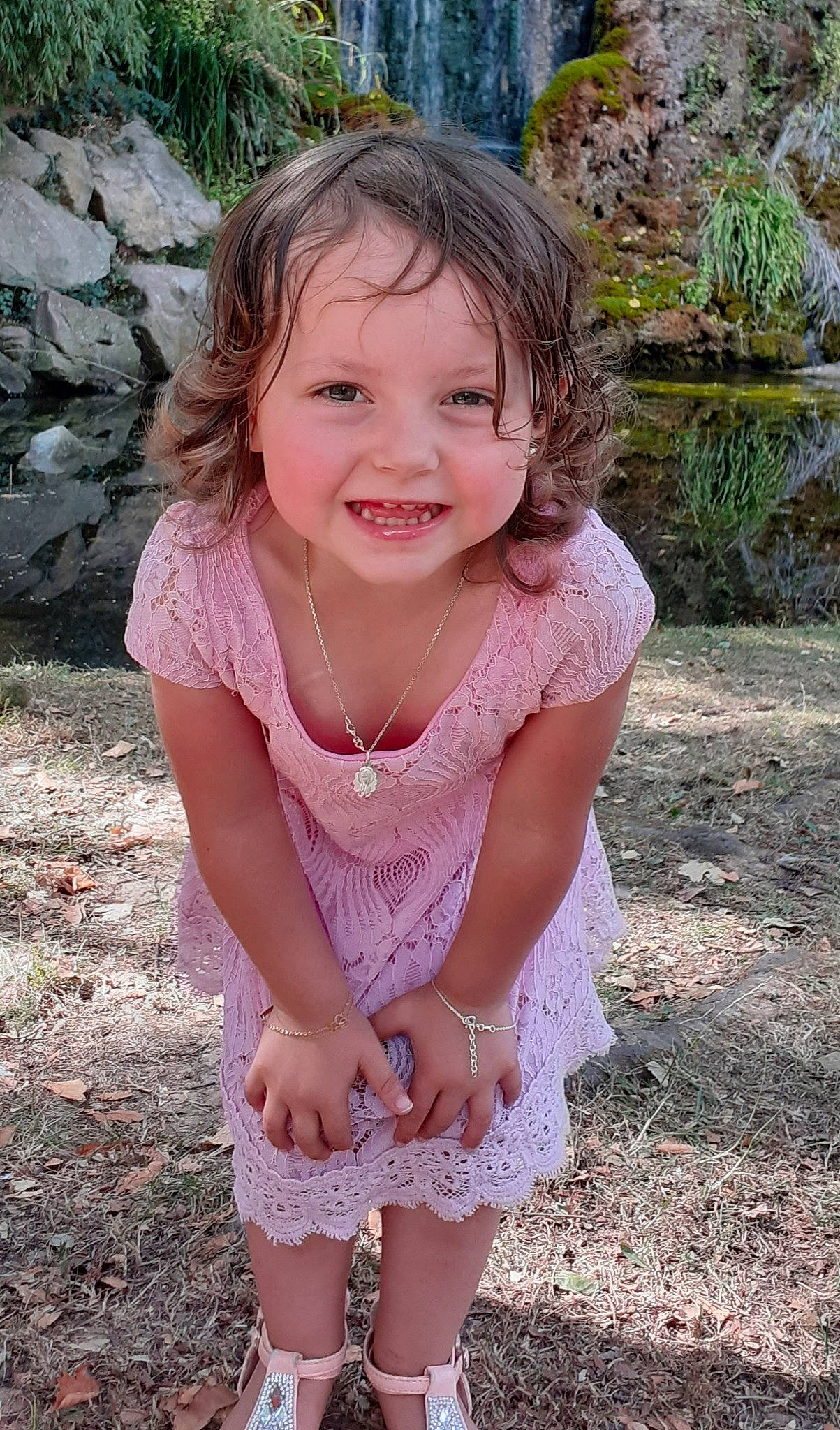 Kaylïa participe au concours pour gagner de l'argent avec cette photo : child, child_model, dress, fawn, happy, joy, person, pink, smile, toddler