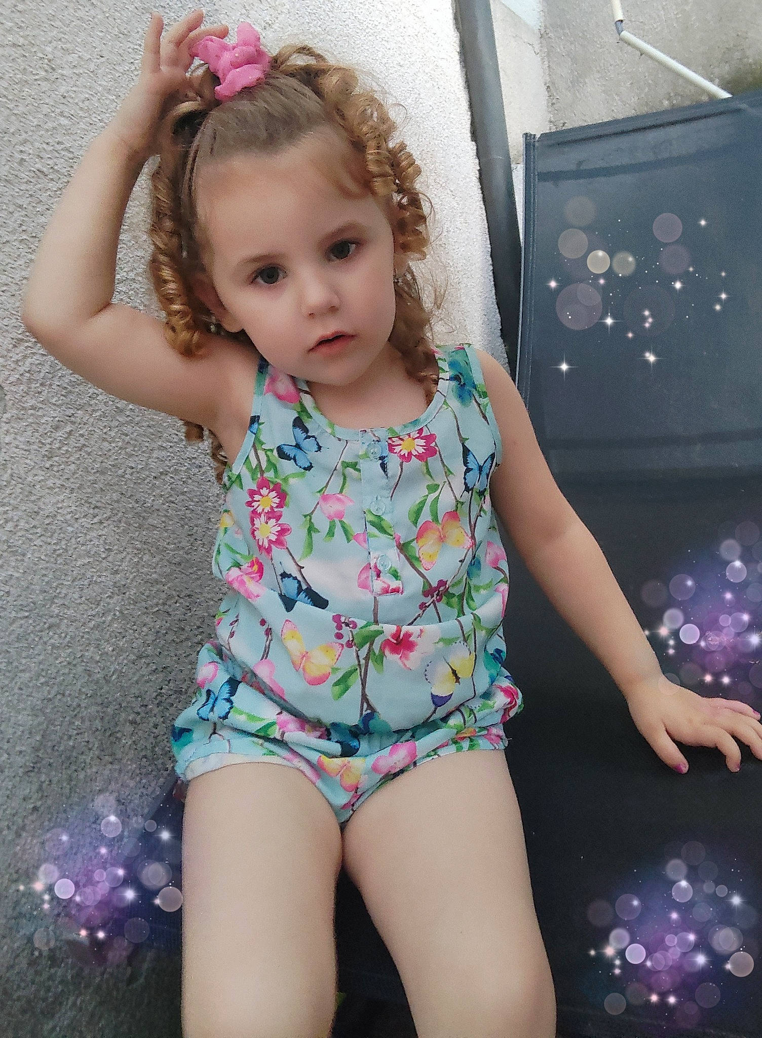 Louane participe au concours pour gagner de l'argent avec cette photo : arm, baby_toddler_clothing, dress, eye, face, finger, flash_photography, hair, happy, iris, leg, neck, person, photograph, pink, purple, shoulder, skin, standing, swimwear