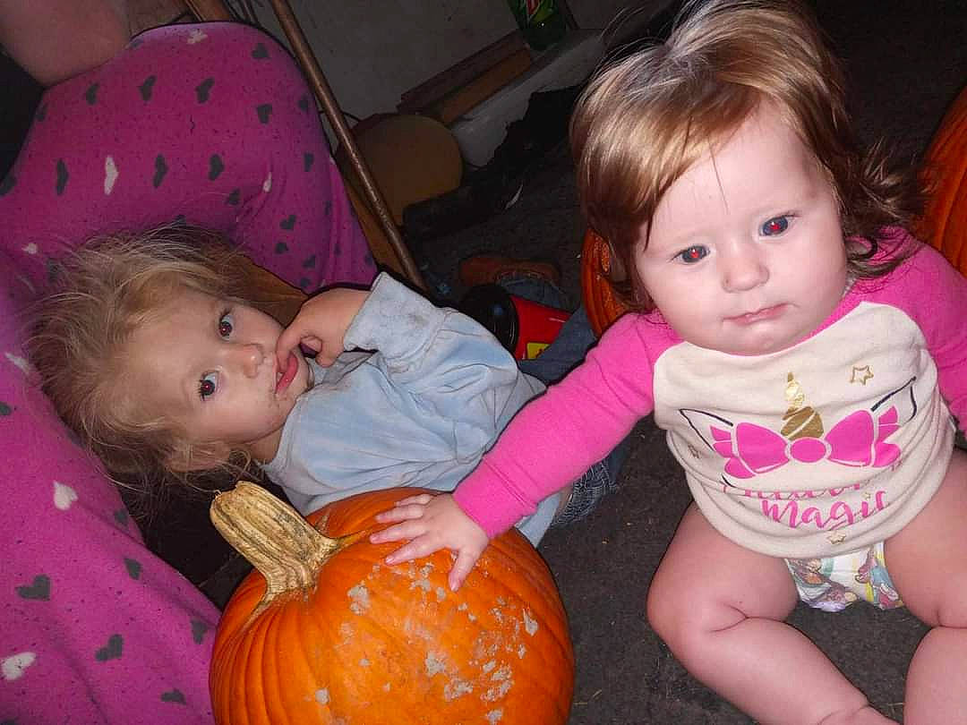 Rhodebell is registered to the contest to win money with this photo: baby, baby_toddler_clothing, blond, calabaza, cheek, child, eye, fun, gourd, happy, head, iris, mouth, nose, organ, person, plant, pumpkin, skin, toddler